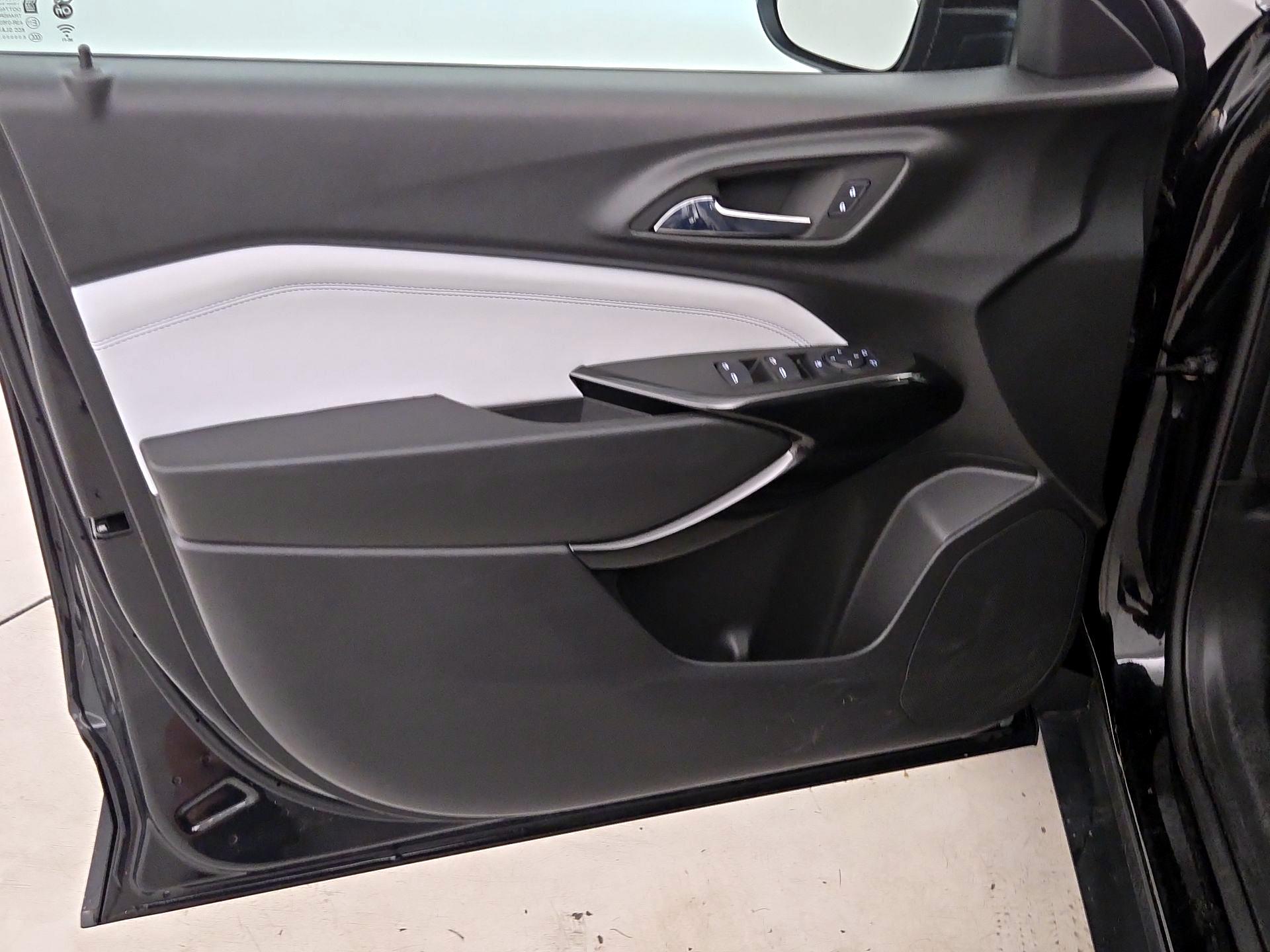 Thumbnail: 2024 Chevrolet Trax - 12