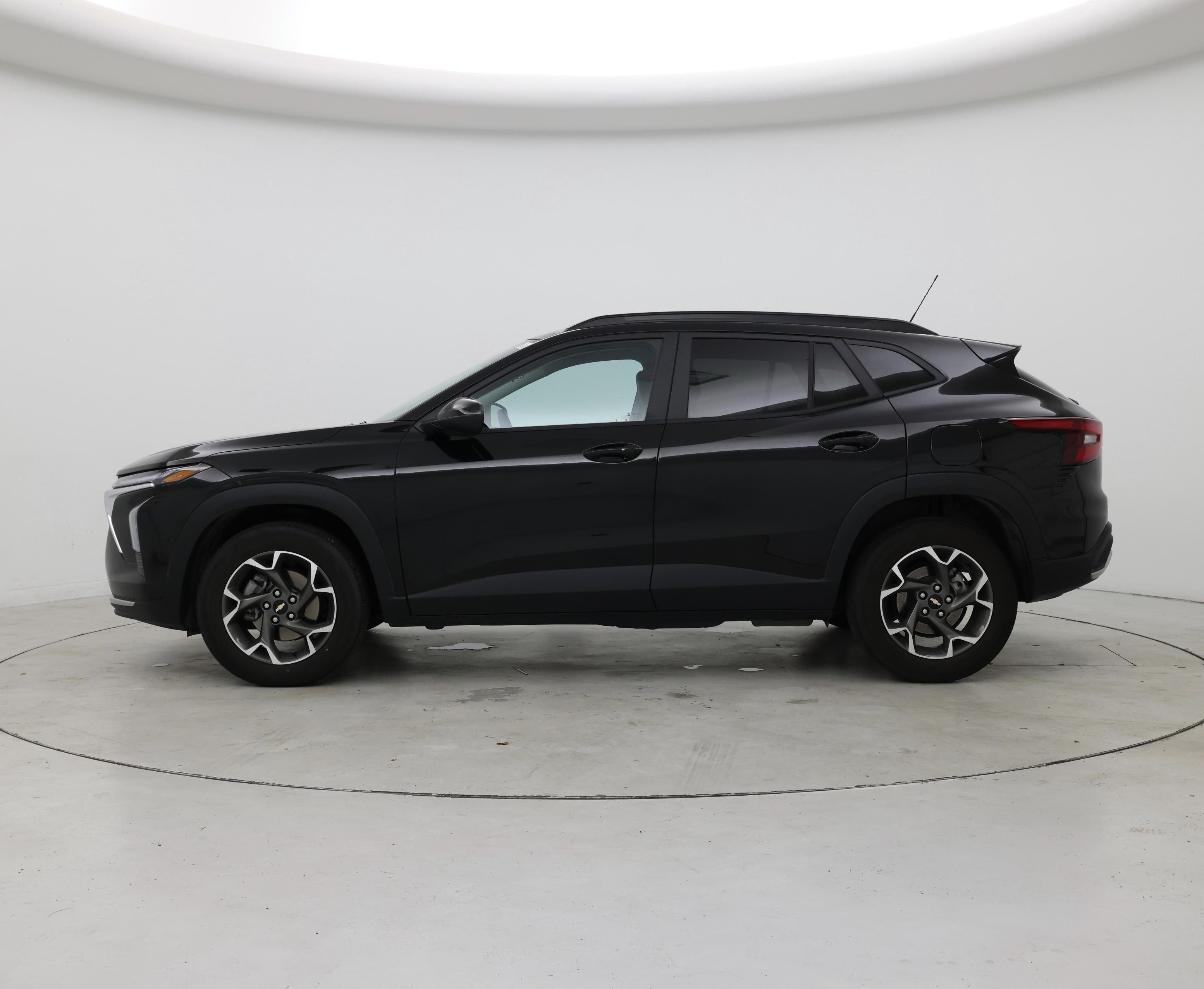 Thumbnail: 2024 Chevrolet Trax - 3