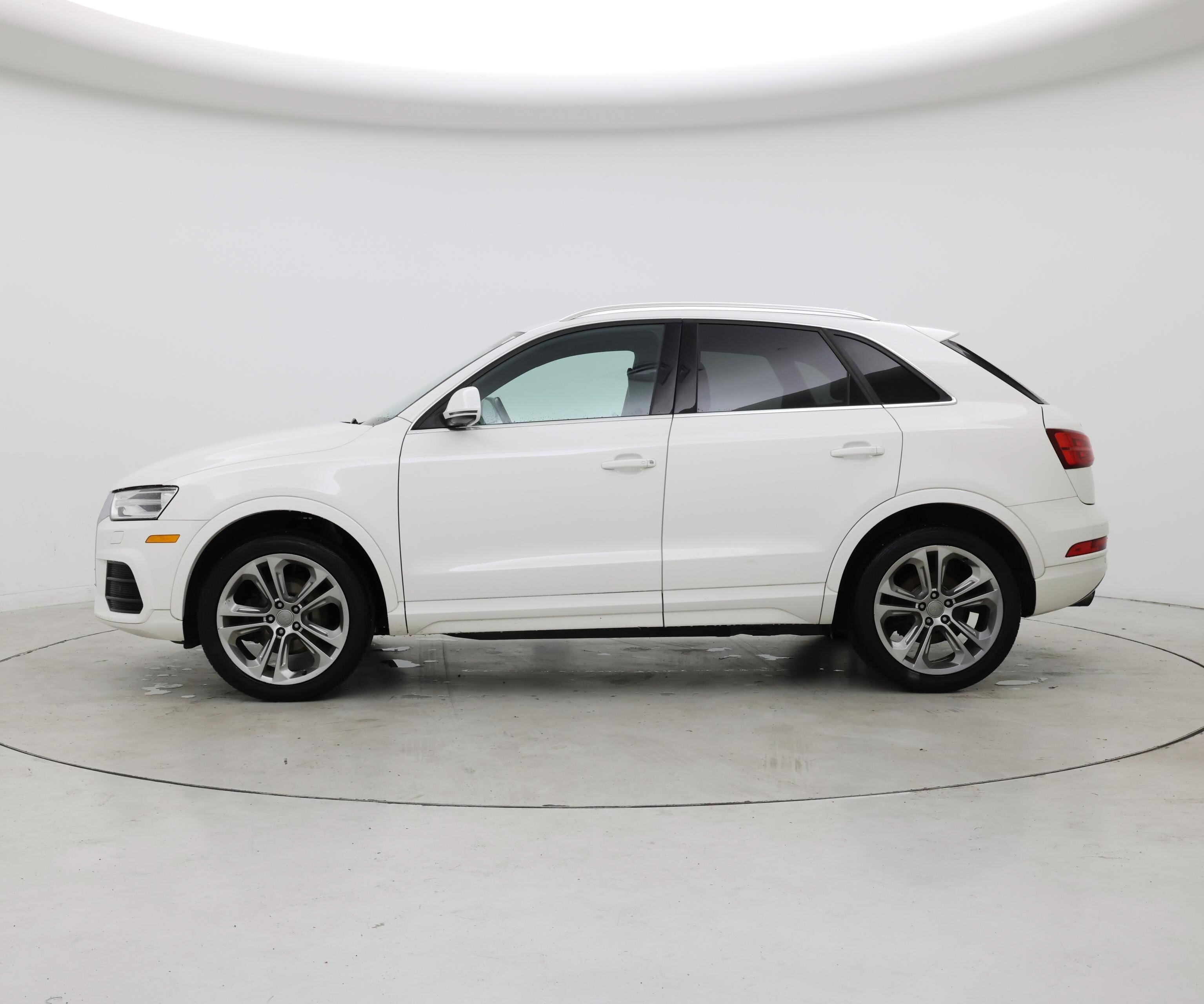 Thumbnail: 2017 Audi Q3 - 3