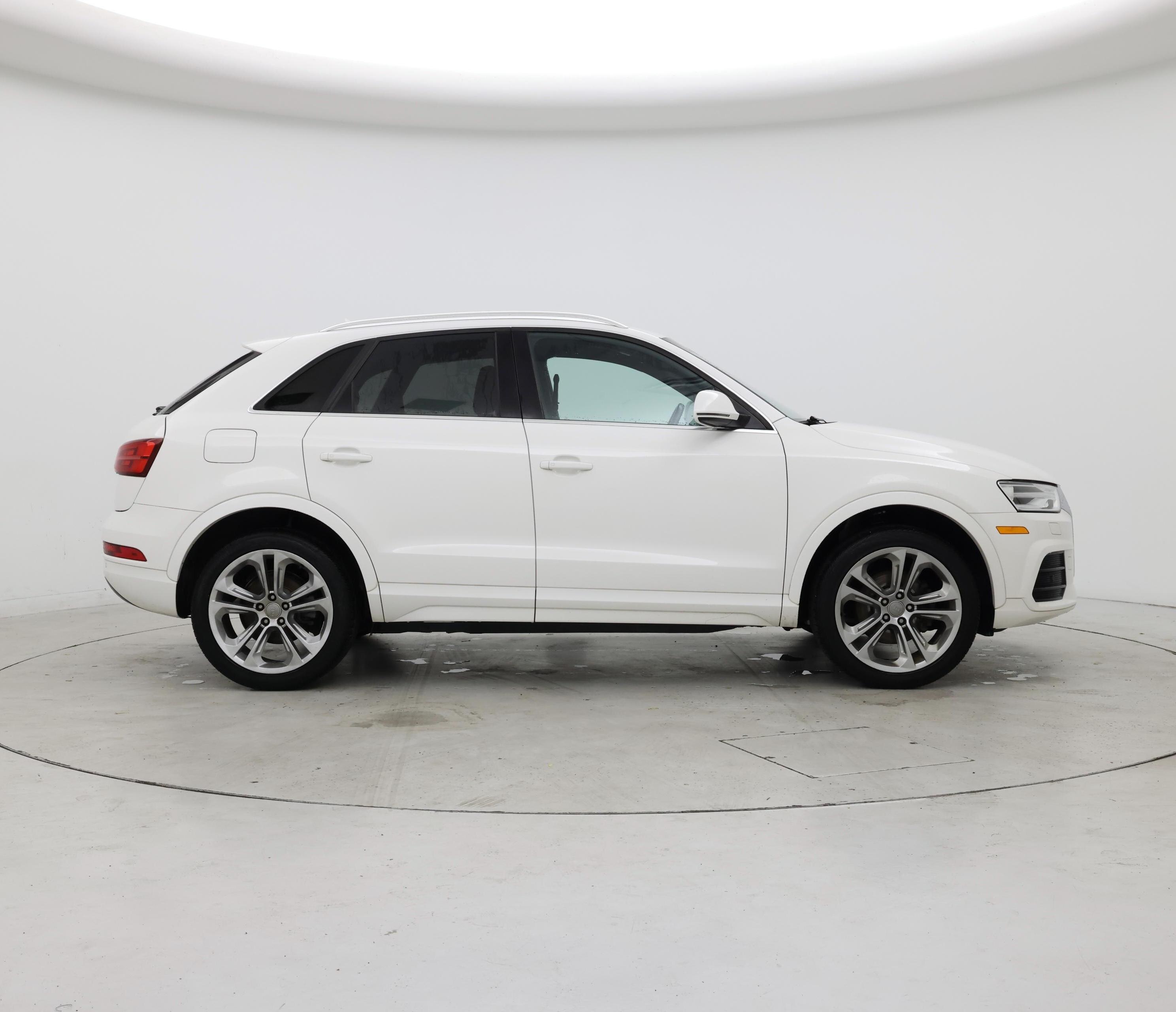 Thumbnail: 2017 Audi Q3 - 7
