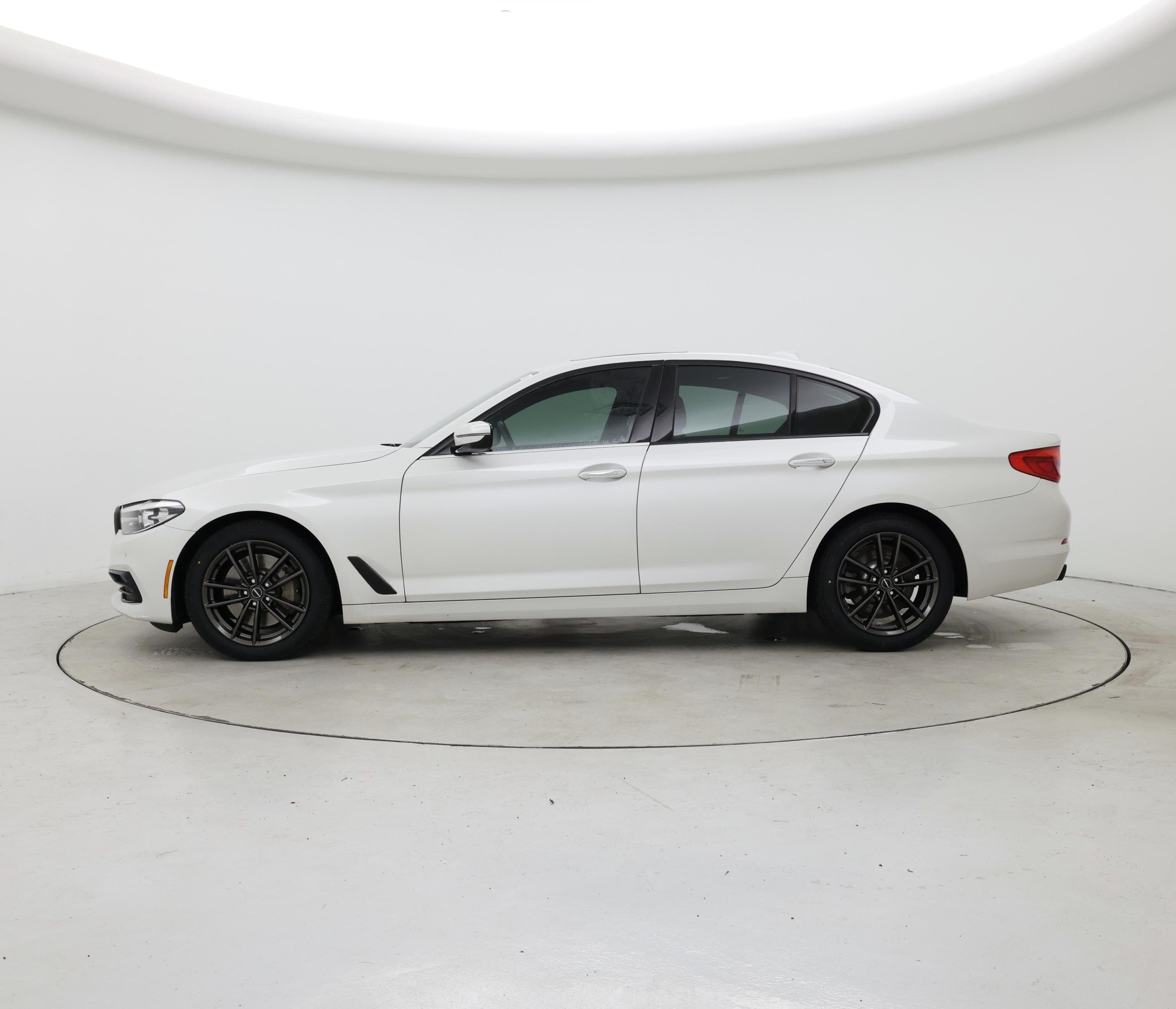 Thumbnail: 2018 BMW 5 Series - 3