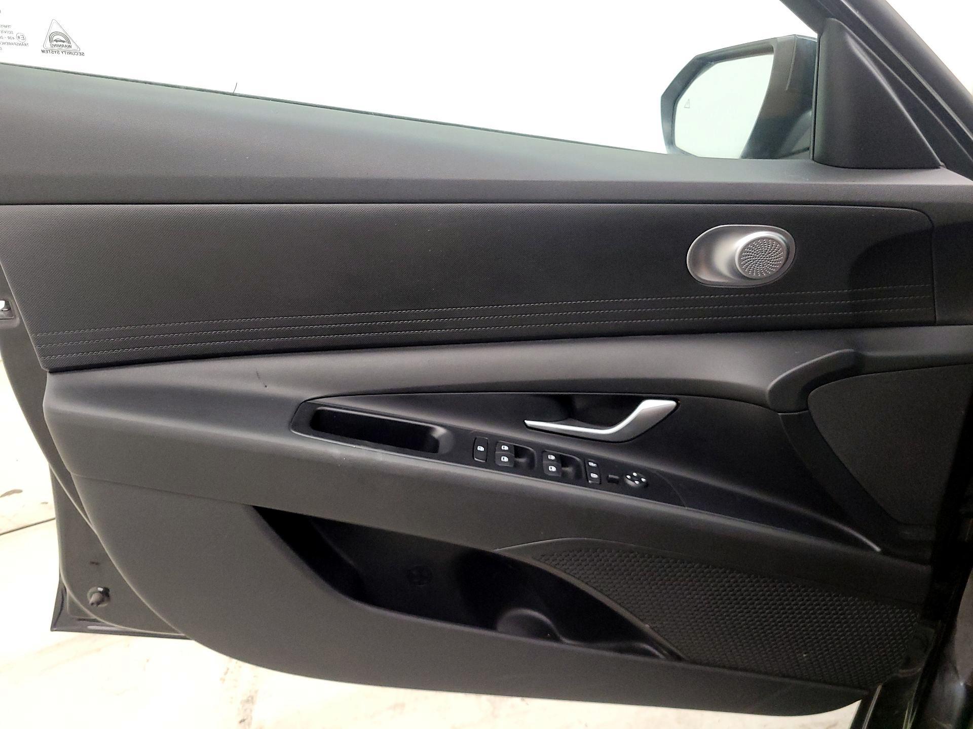 Thumbnail: 2021 Hyundai Elantra - 12