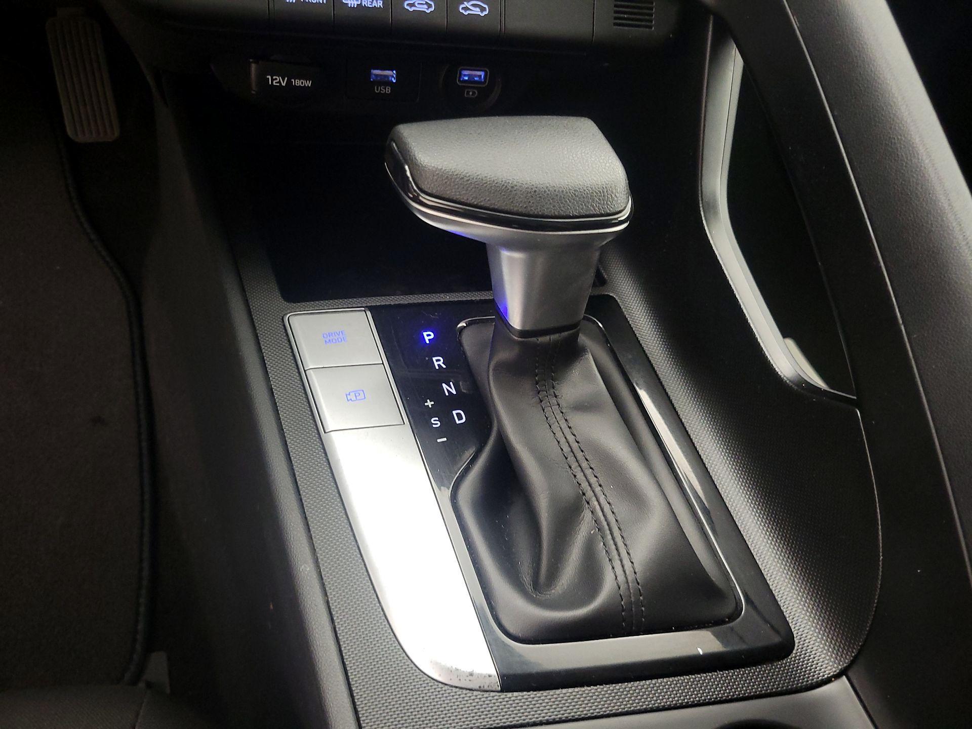 Thumbnail: 2021 Hyundai Elantra - 17