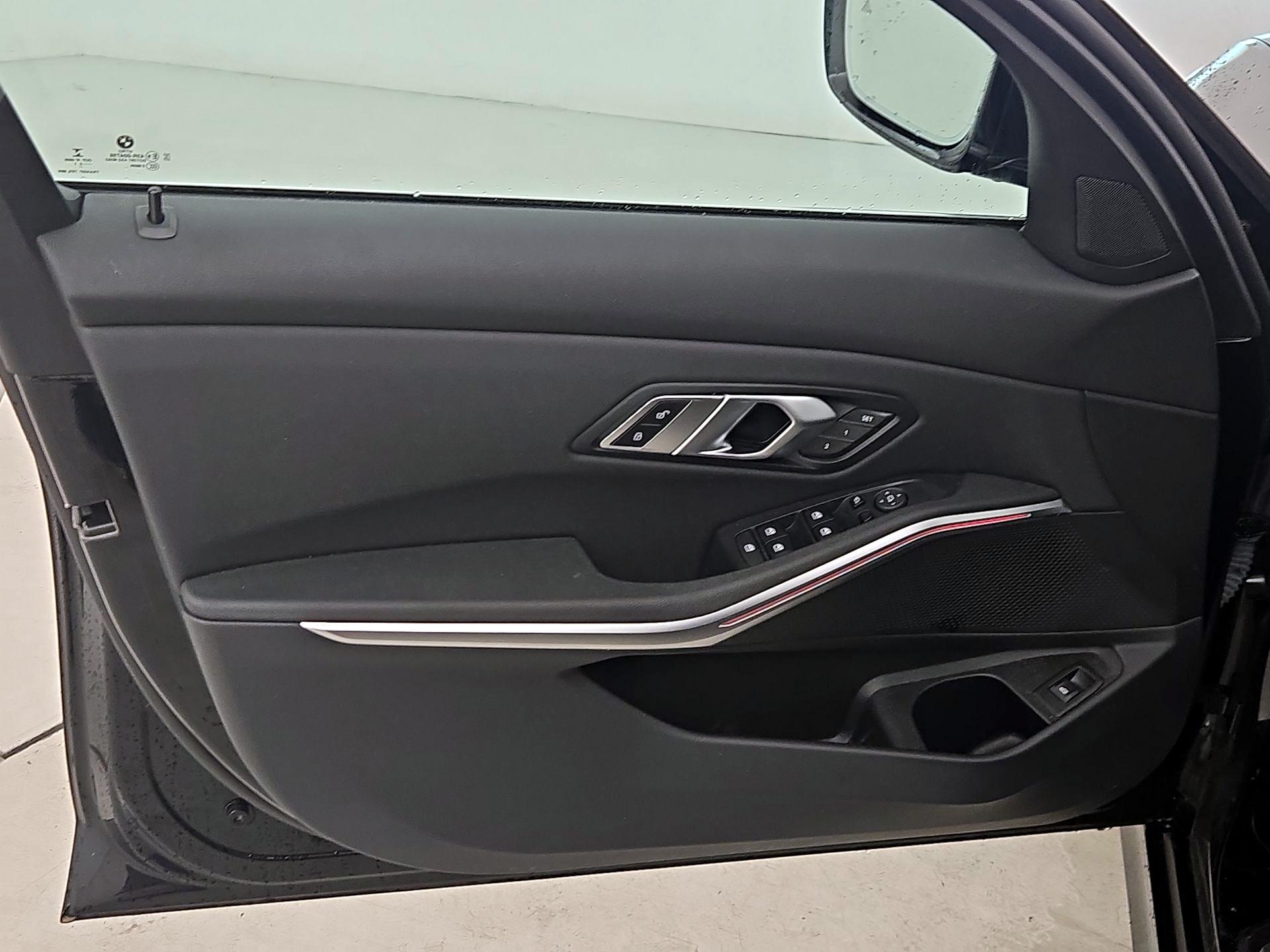 Thumbnail: 2021 BMW 3 Series - 12