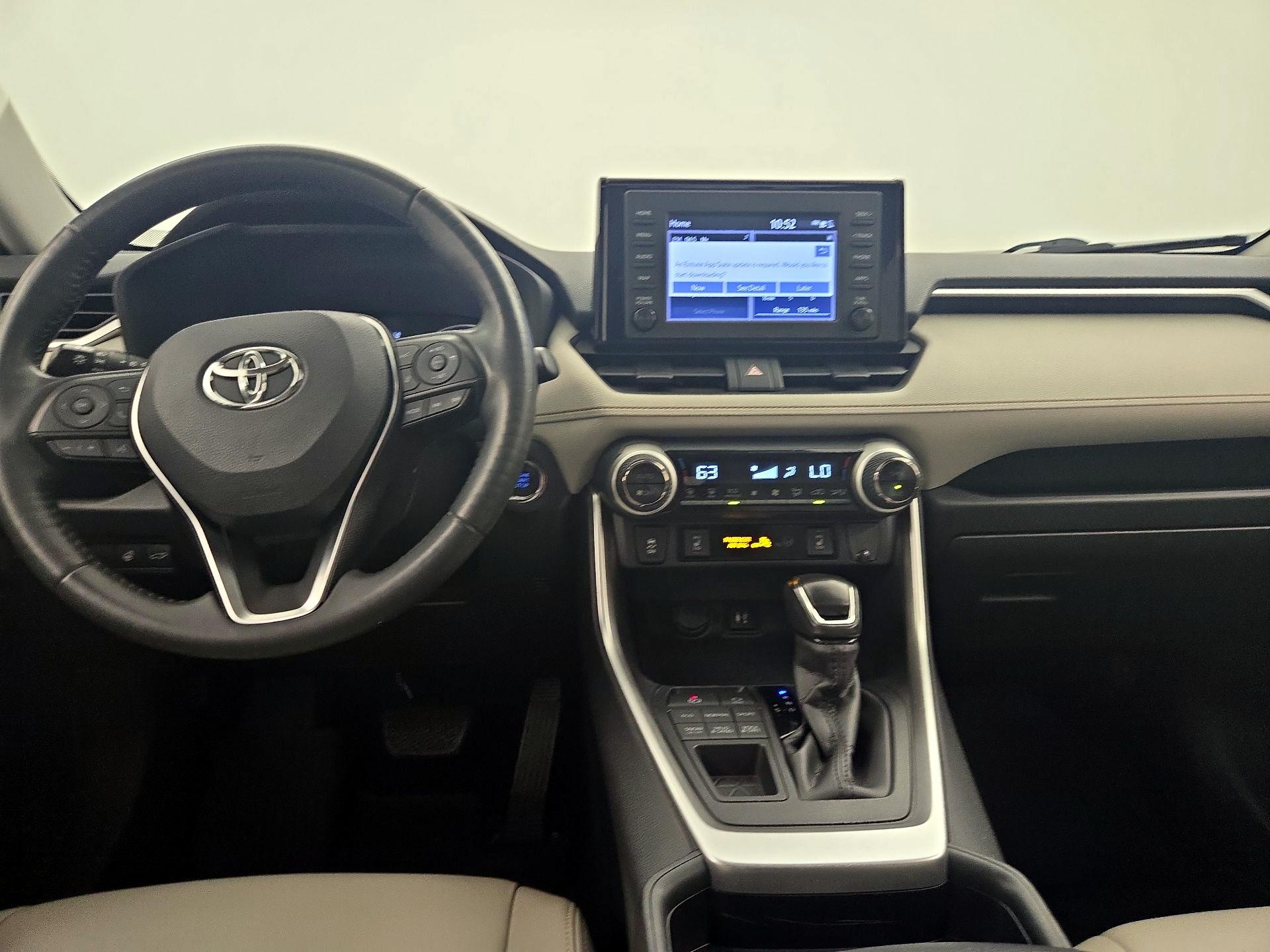 Thumbnail: 2019 Toyota RAV4 - 9
