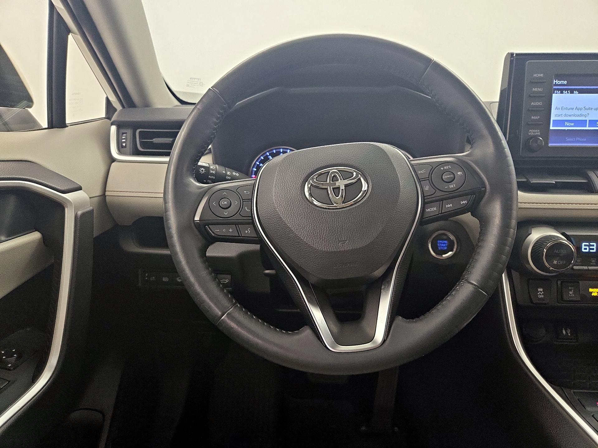 Thumbnail: 2019 Toyota RAV4 - 10
