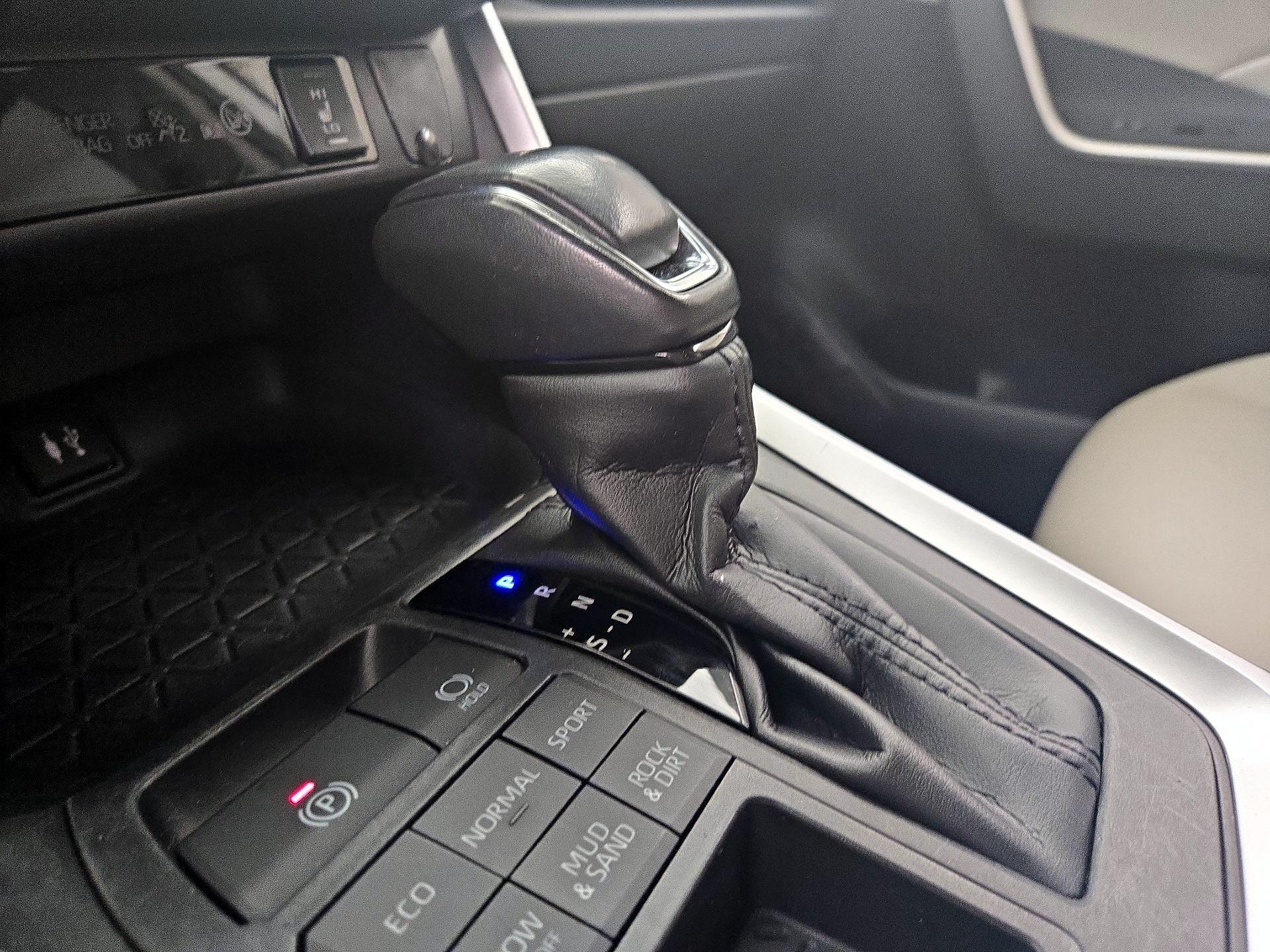 Thumbnail: 2019 Toyota RAV4 - 17