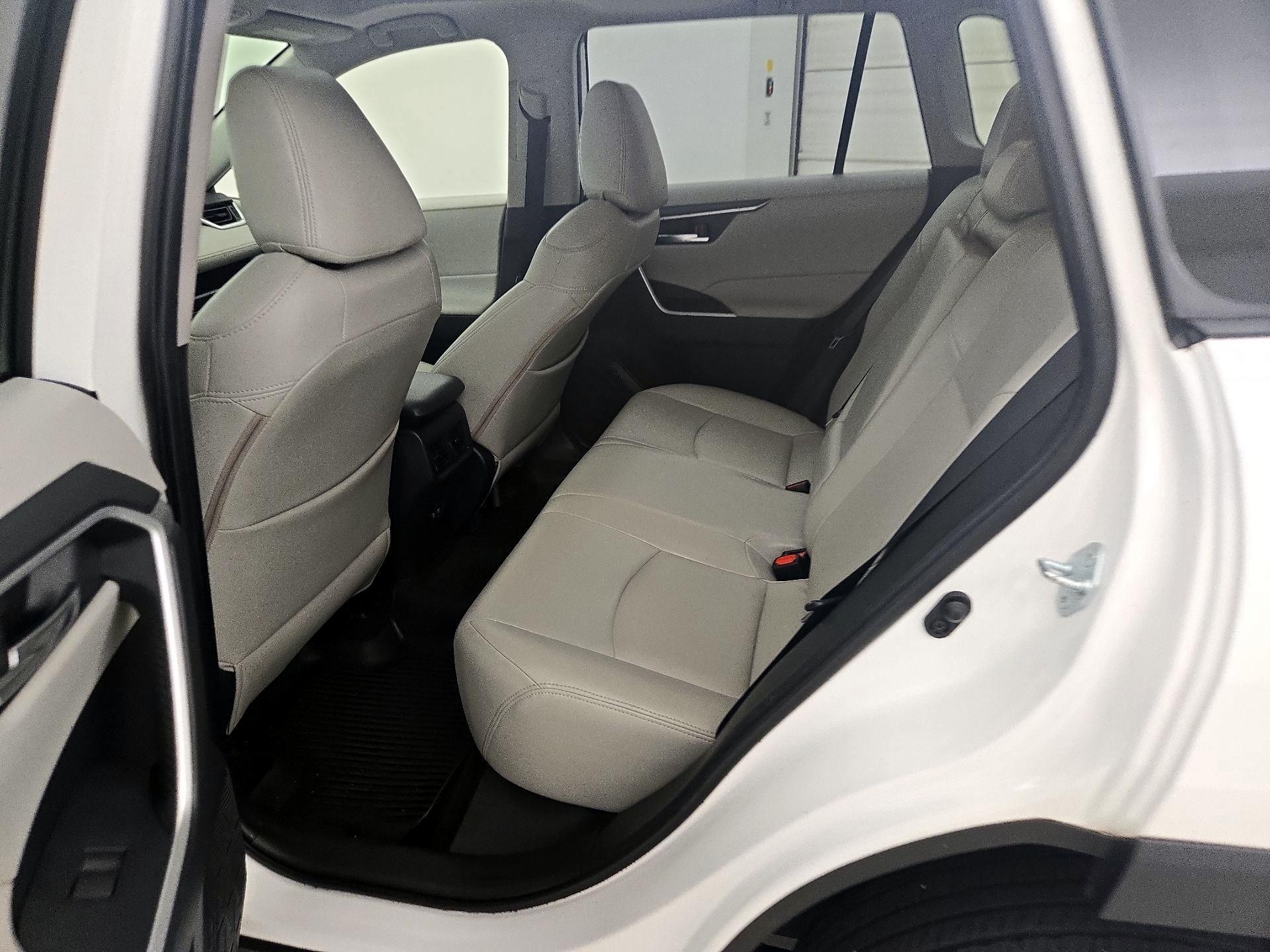 Thumbnail: 2019 Toyota RAV4 - 20