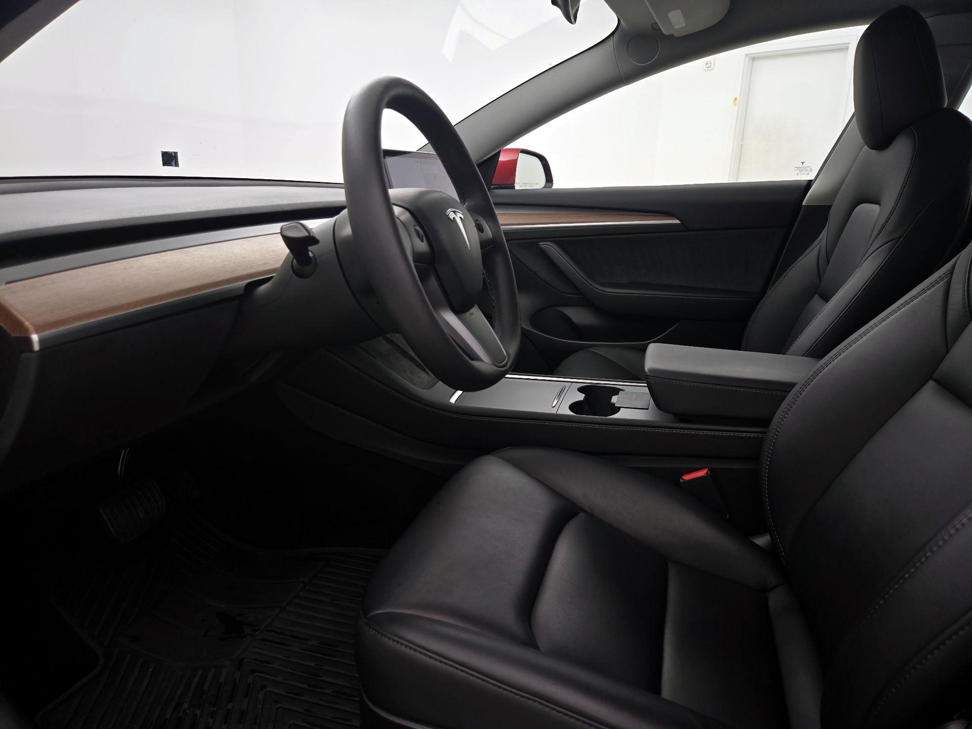 Thumbnail: 2022 Tesla Model 3 - 11