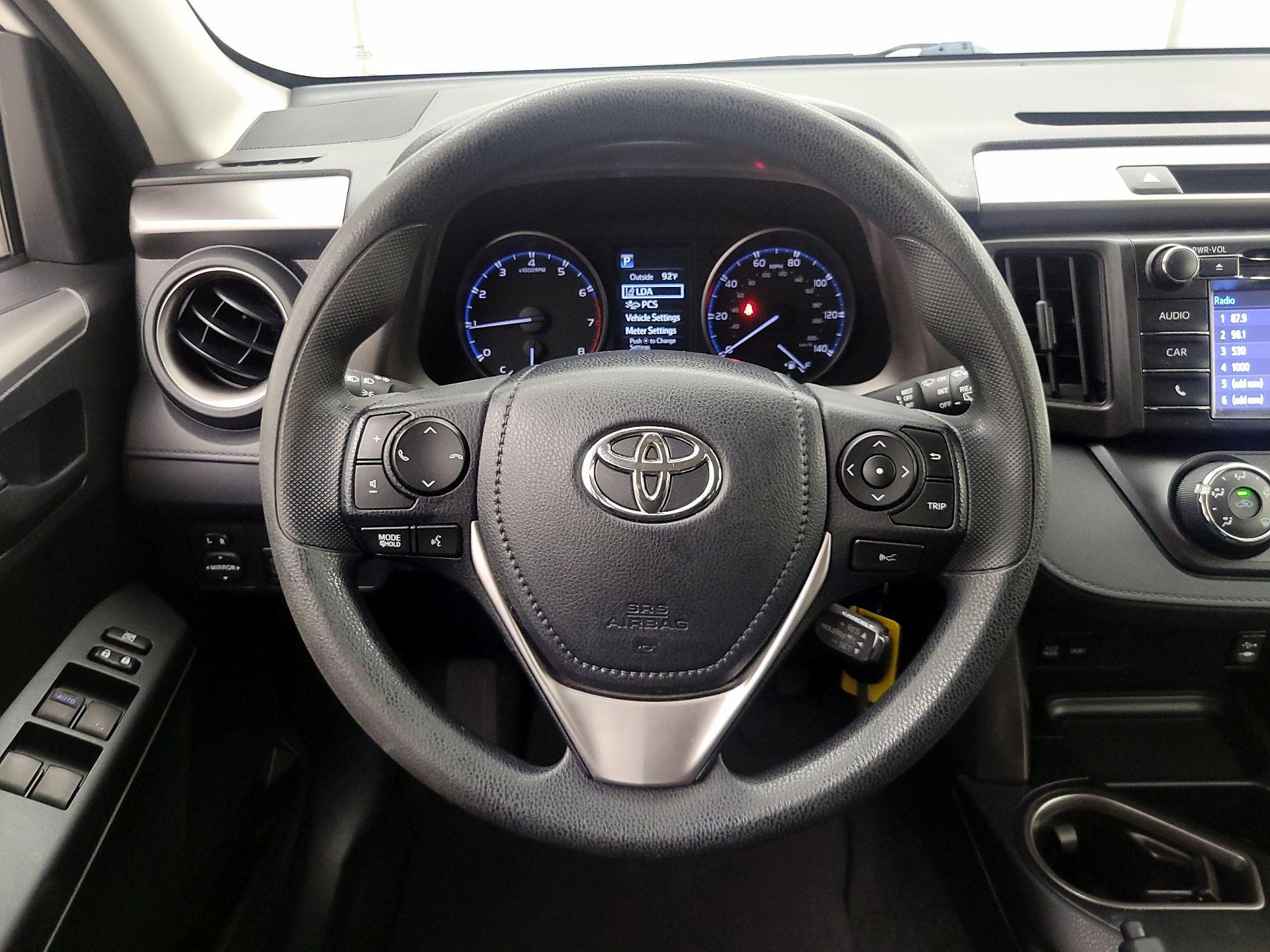 Thumbnail: 2017 Toyota RAV4 - 10