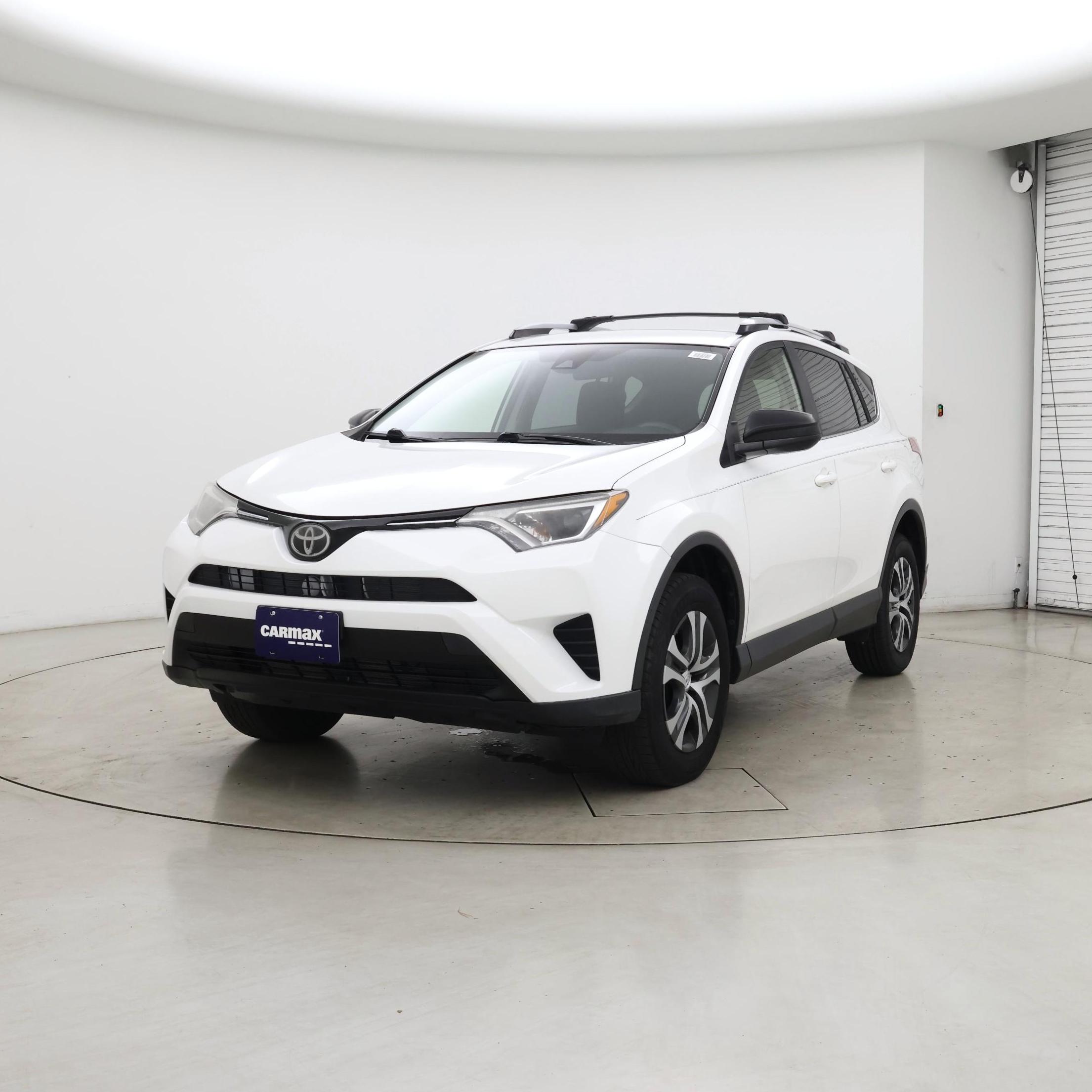 Thumbnail: 2017 Toyota RAV4 - 4