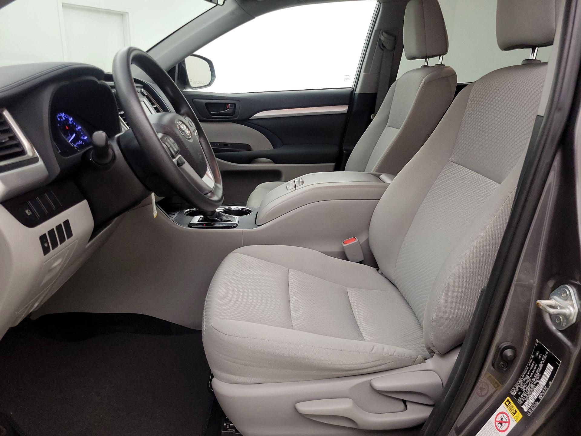 Thumbnail: 2019 Toyota Highlander - 11