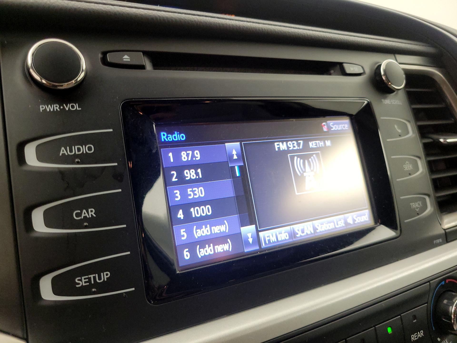 Thumbnail: 2019 Toyota Highlander - 15