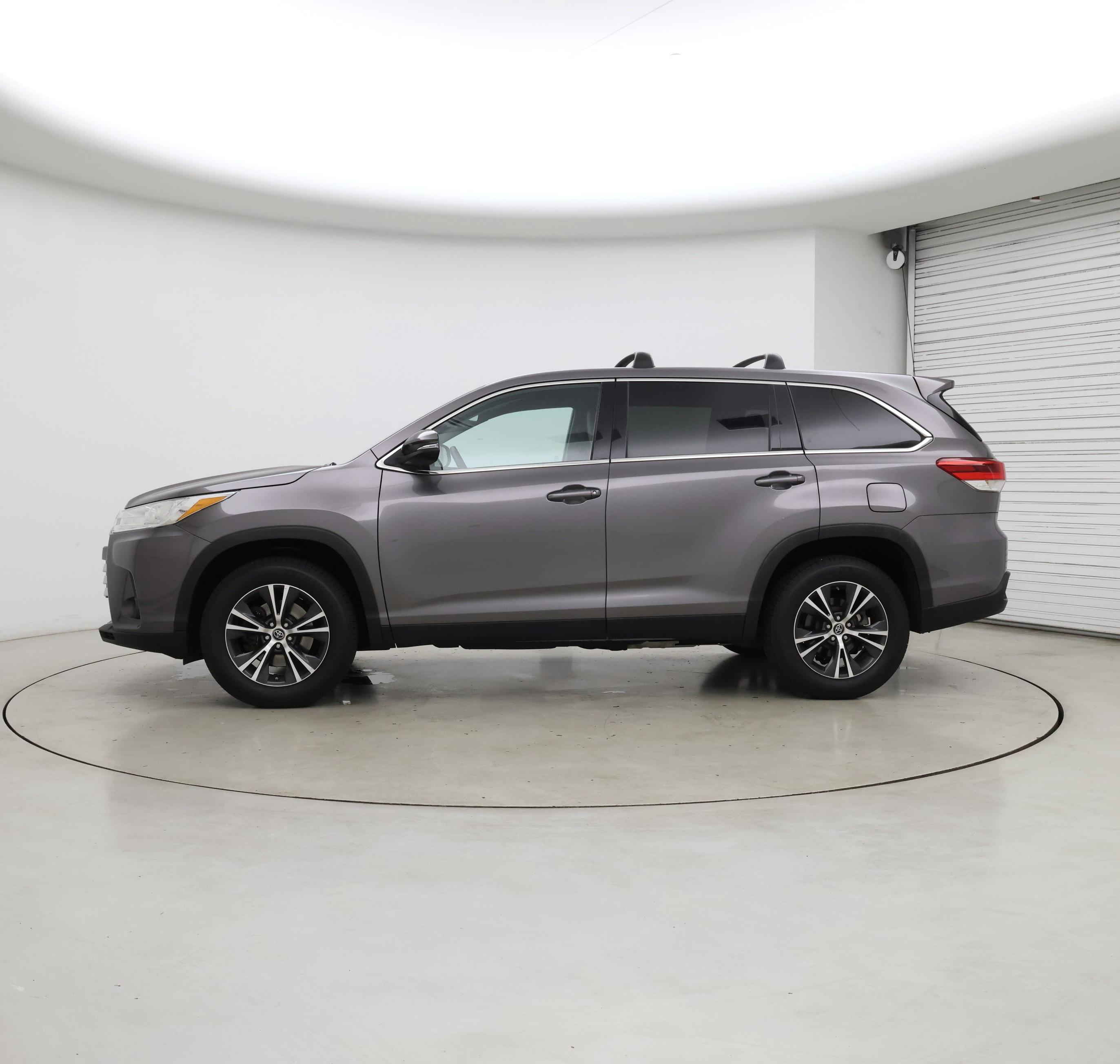 Thumbnail: 2019 Toyota Highlander - 3