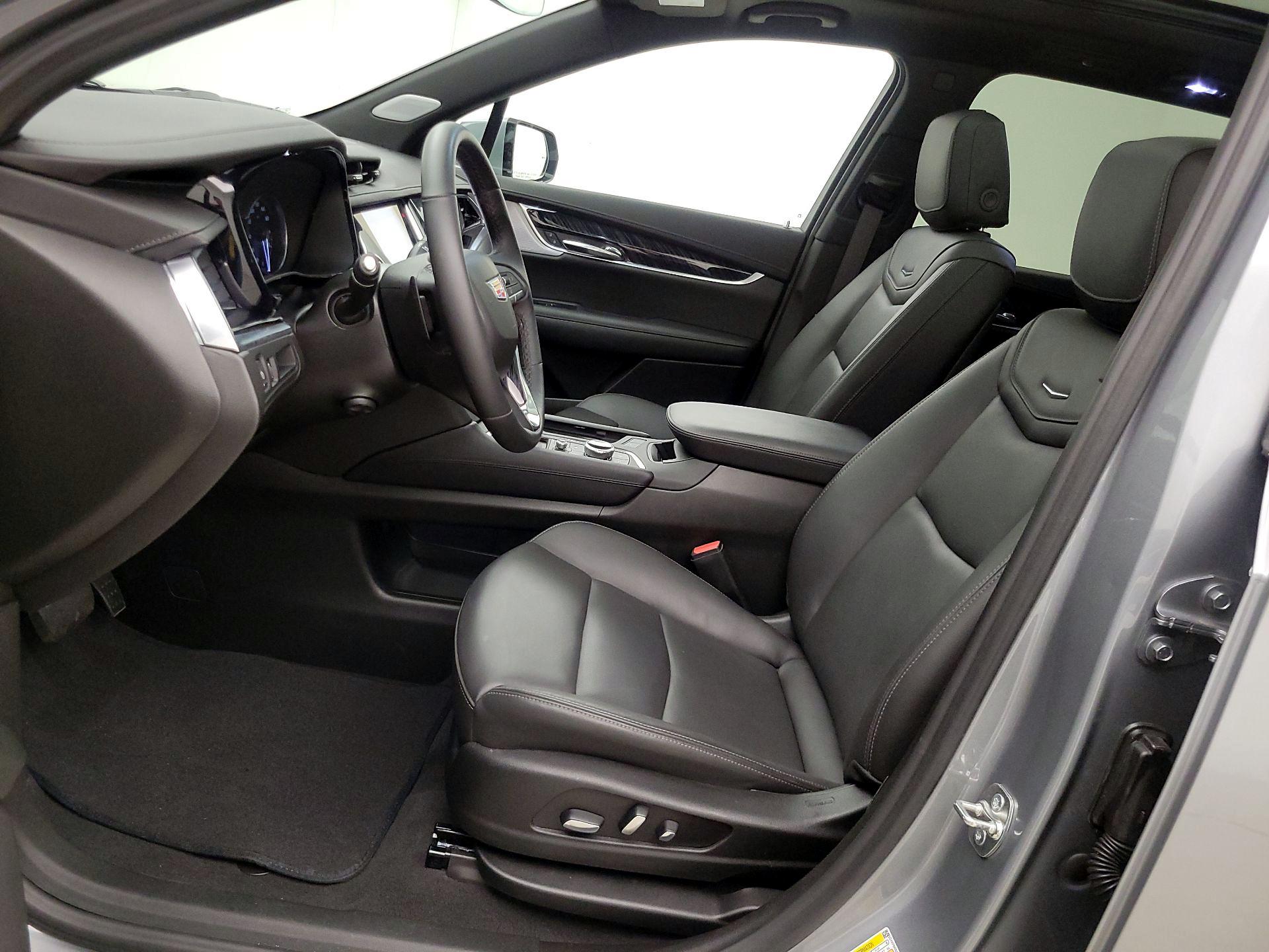 Thumbnail: 2025 Cadillac XT6 - 11
