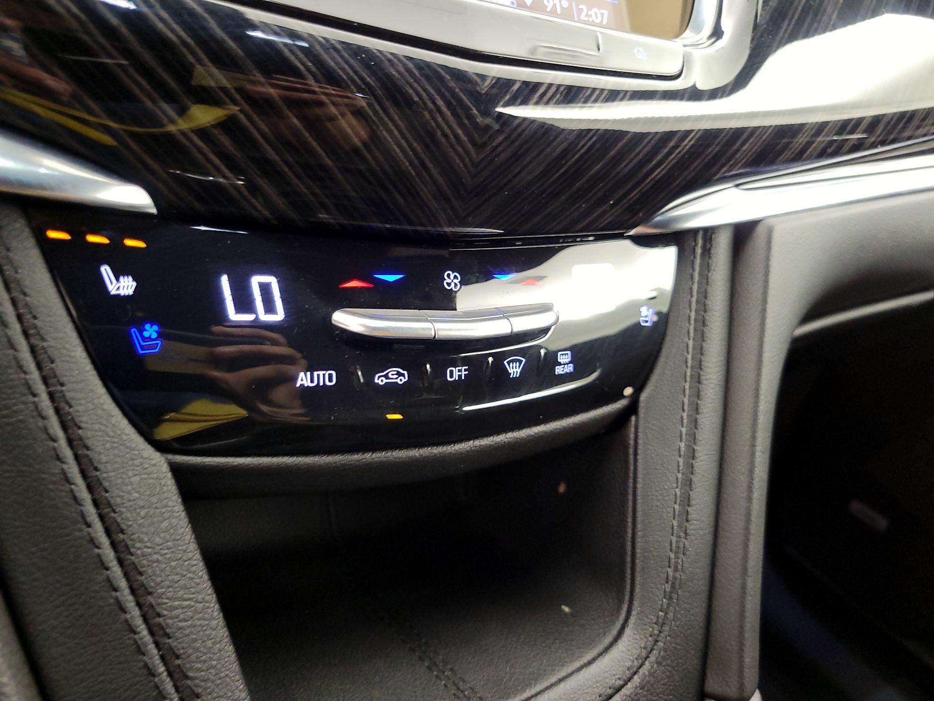 Thumbnail: 2025 Cadillac XT6 - 17