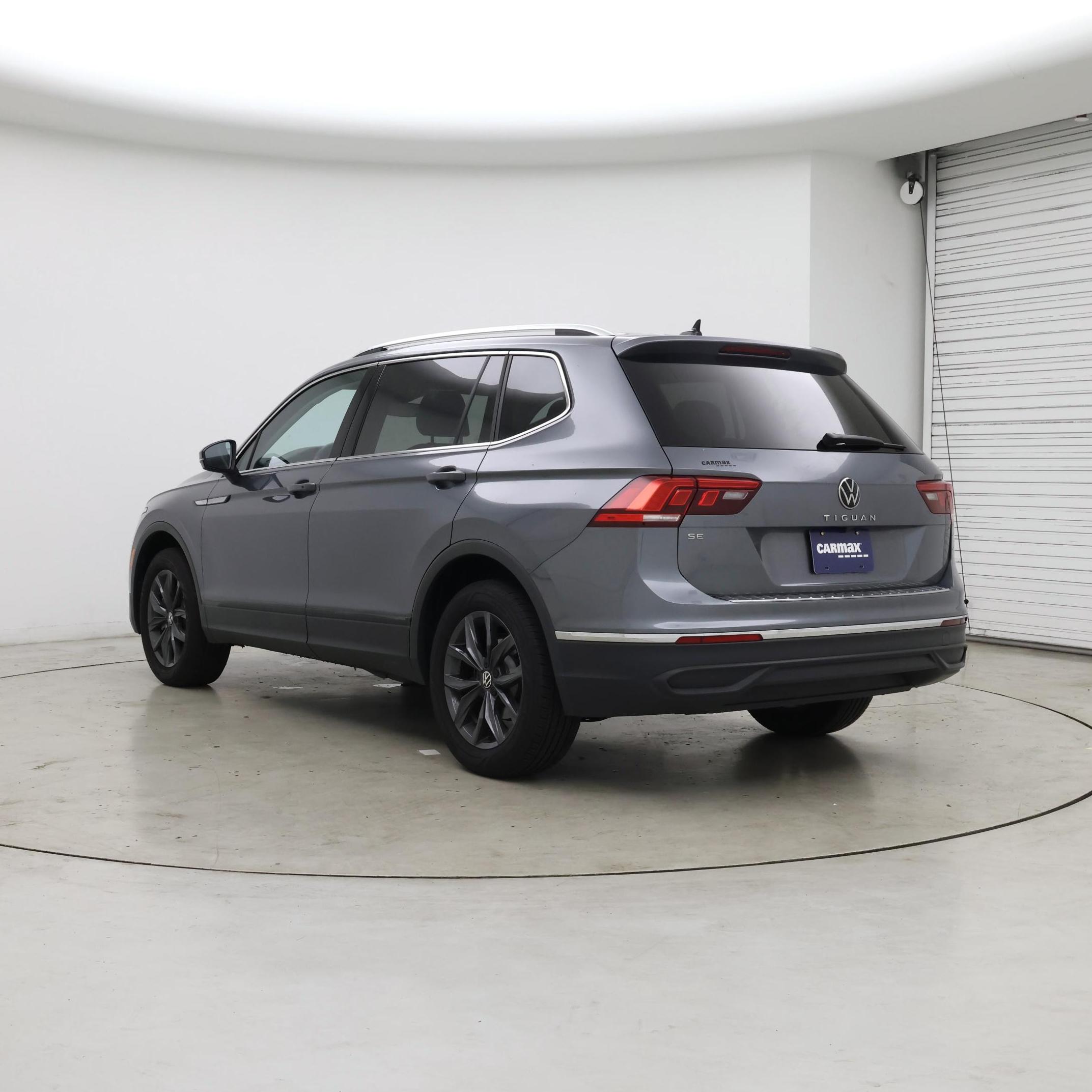 Thumbnail: 2023 Volkswagen Tiguan - 2