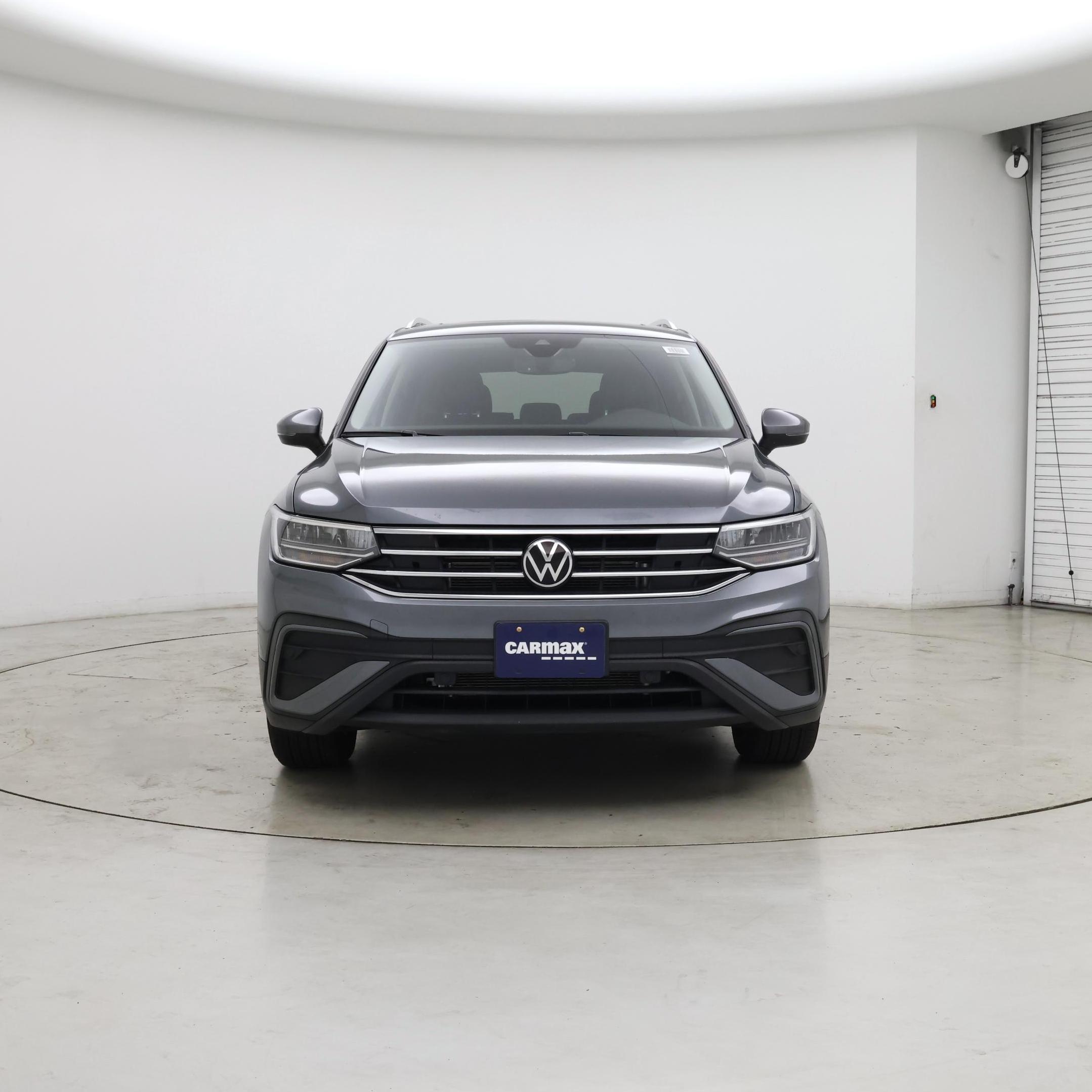 Thumbnail: 2023 Volkswagen Tiguan - 5