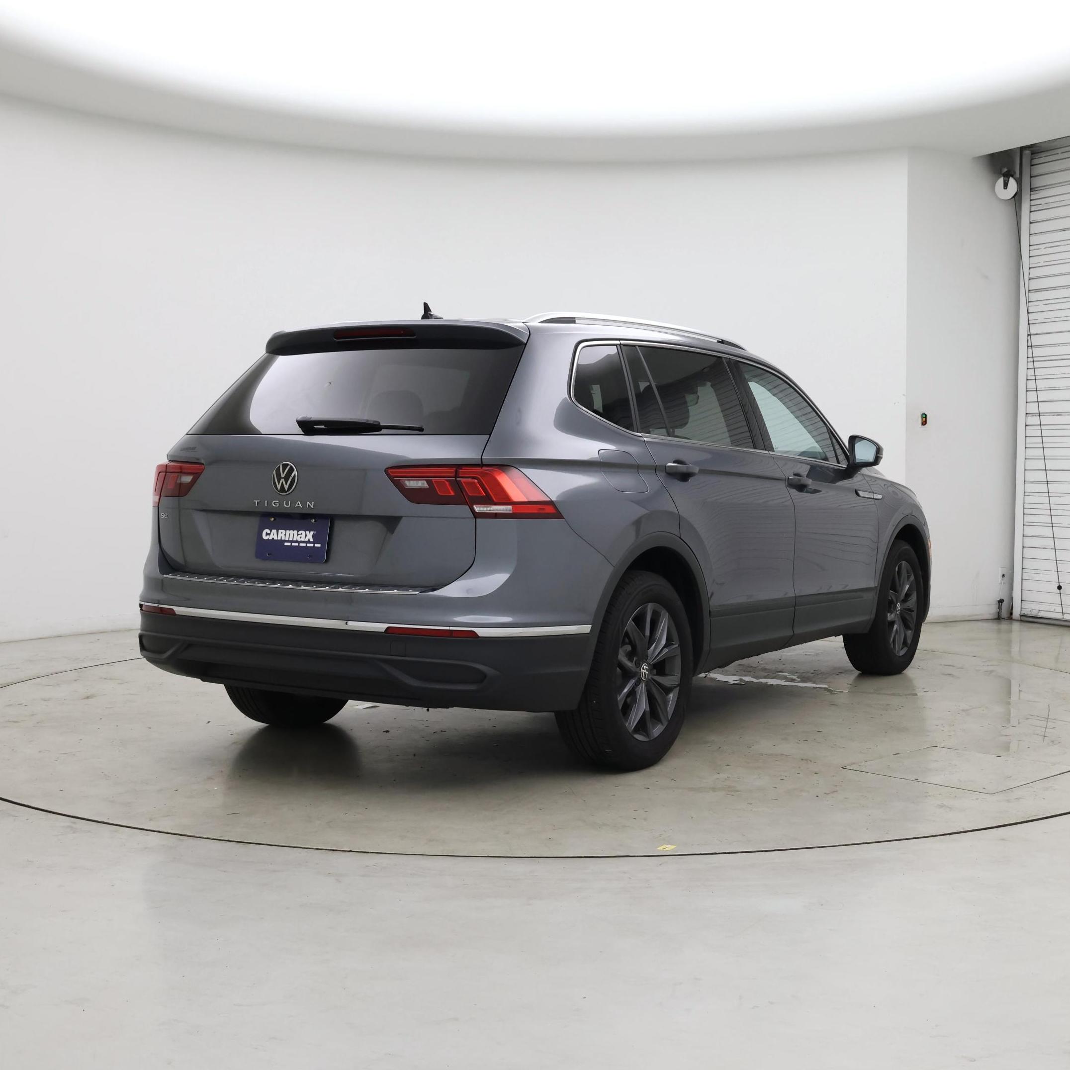 Thumbnail: 2023 Volkswagen Tiguan - 8