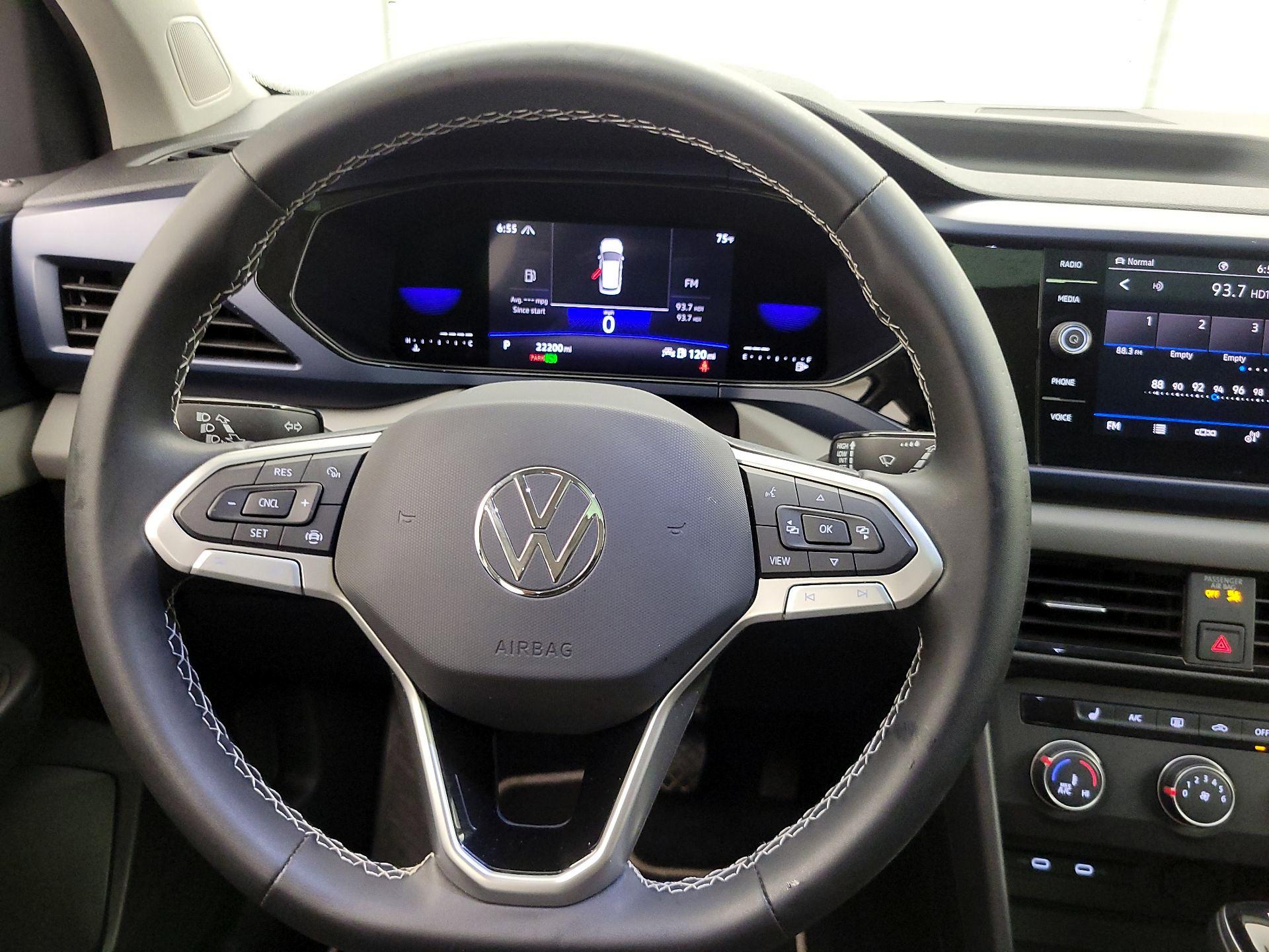 Thumbnail: 2022 Volkswagen Taos - 10