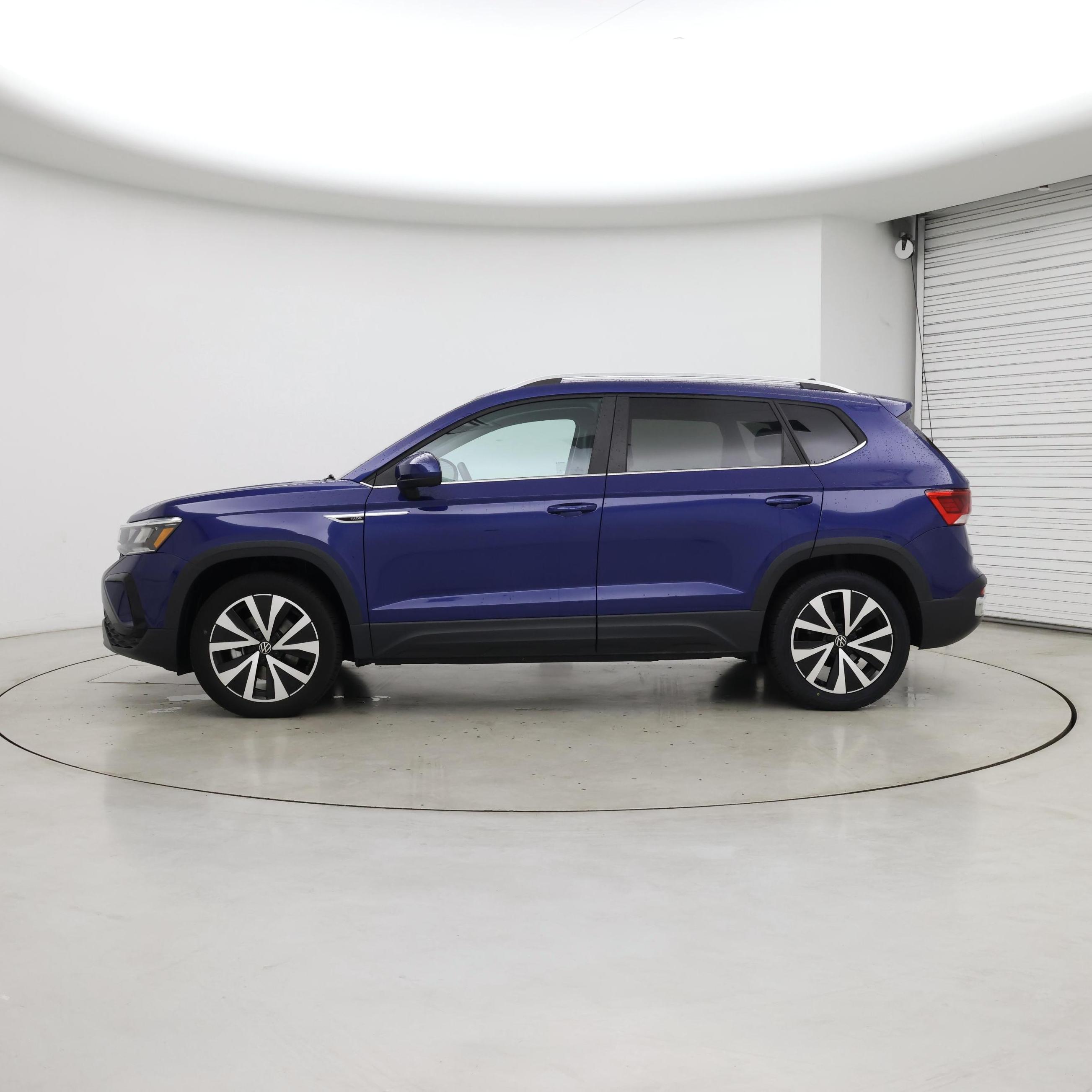 Thumbnail: 2022 Volkswagen Taos - 3
