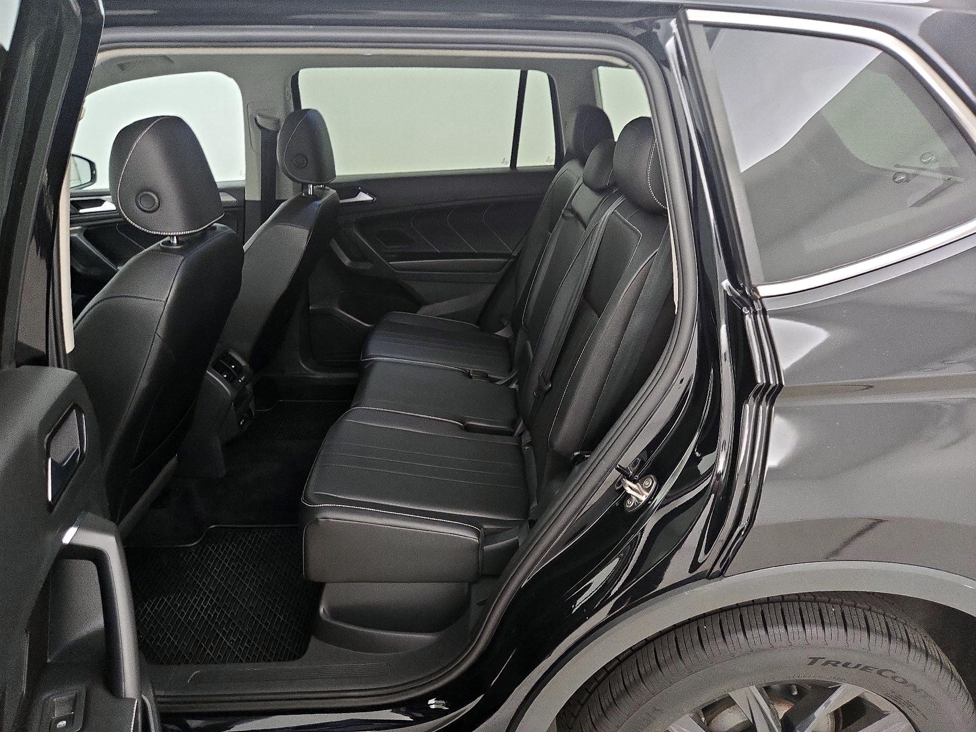 Thumbnail: 2022 Volkswagen Tiguan - 20