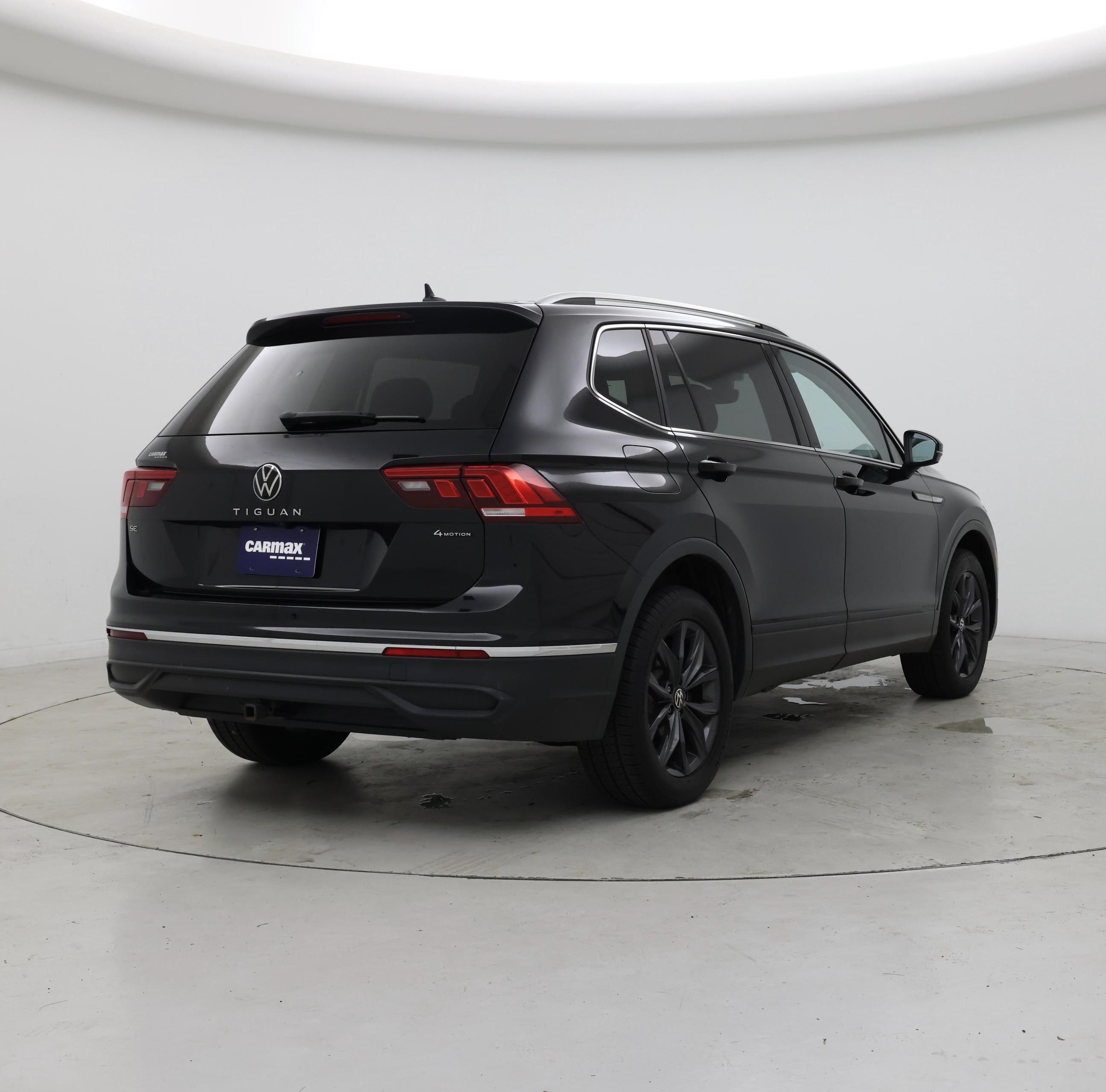 Thumbnail: 2022 Volkswagen Tiguan - 8