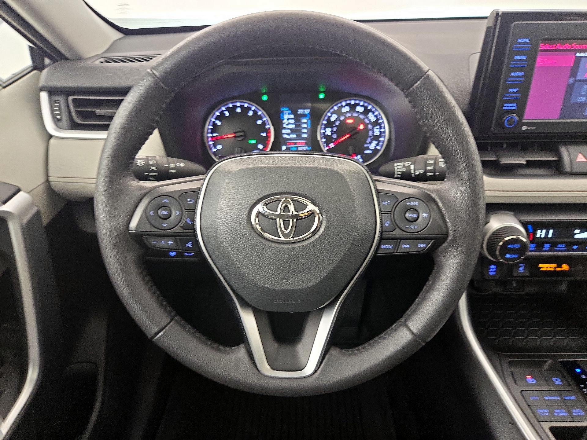 Thumbnail: 2021 Toyota RAV4 - 10