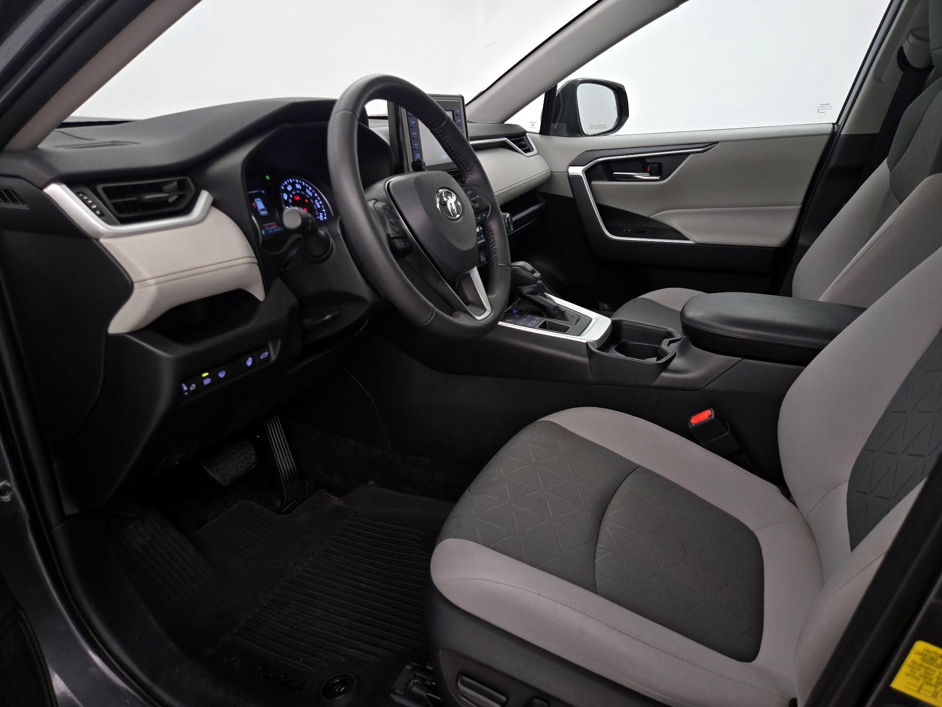 Thumbnail: 2021 Toyota RAV4 - 11