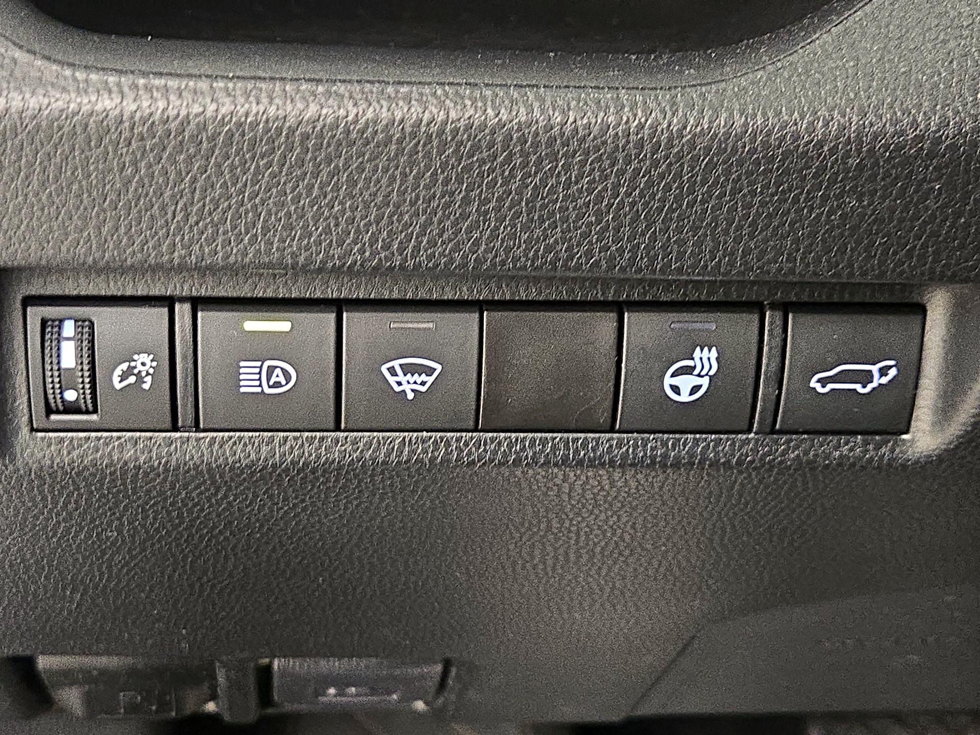 Thumbnail: 2021 Toyota RAV4 - 13