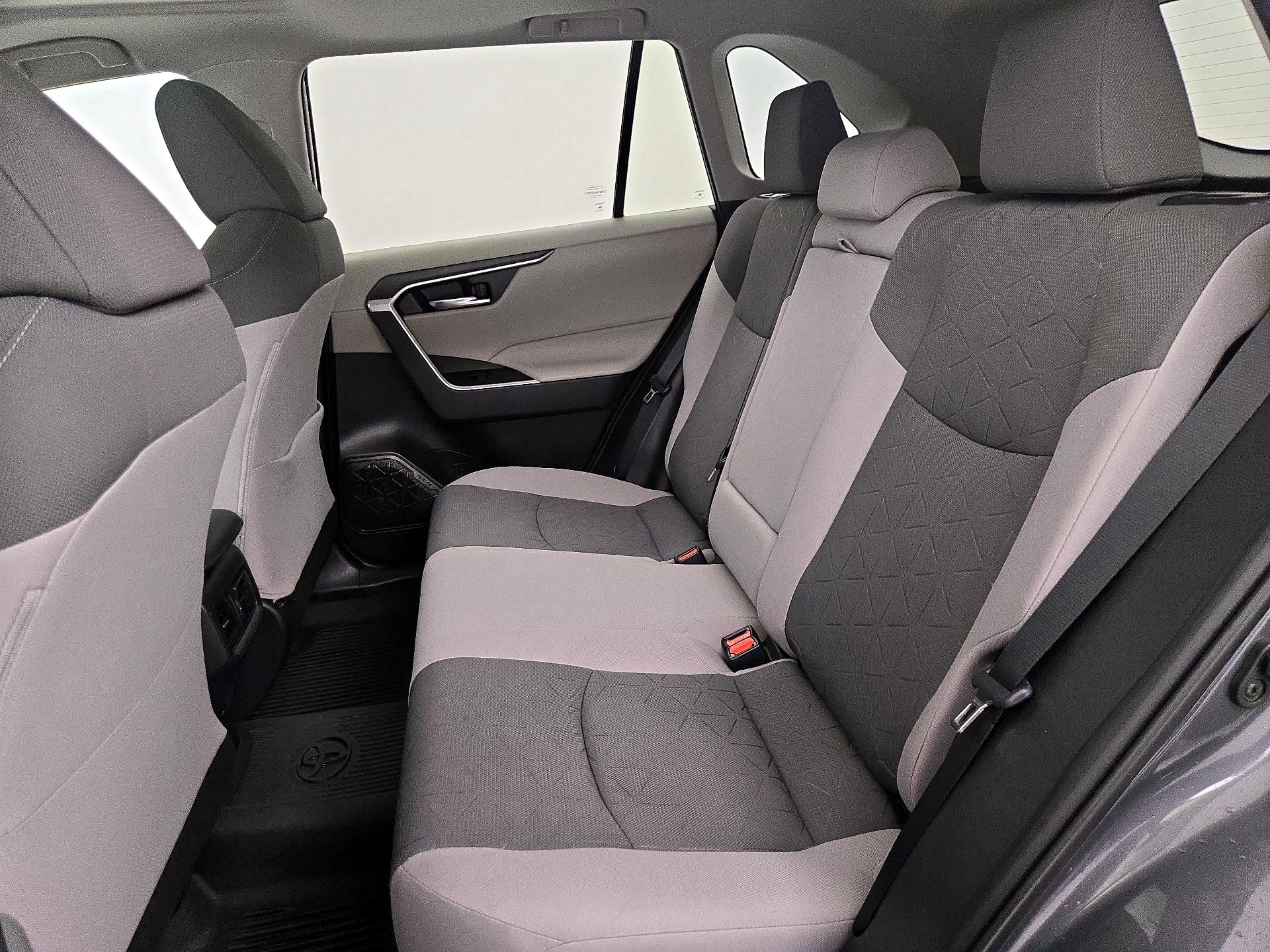 Thumbnail: 2021 Toyota RAV4 - 20