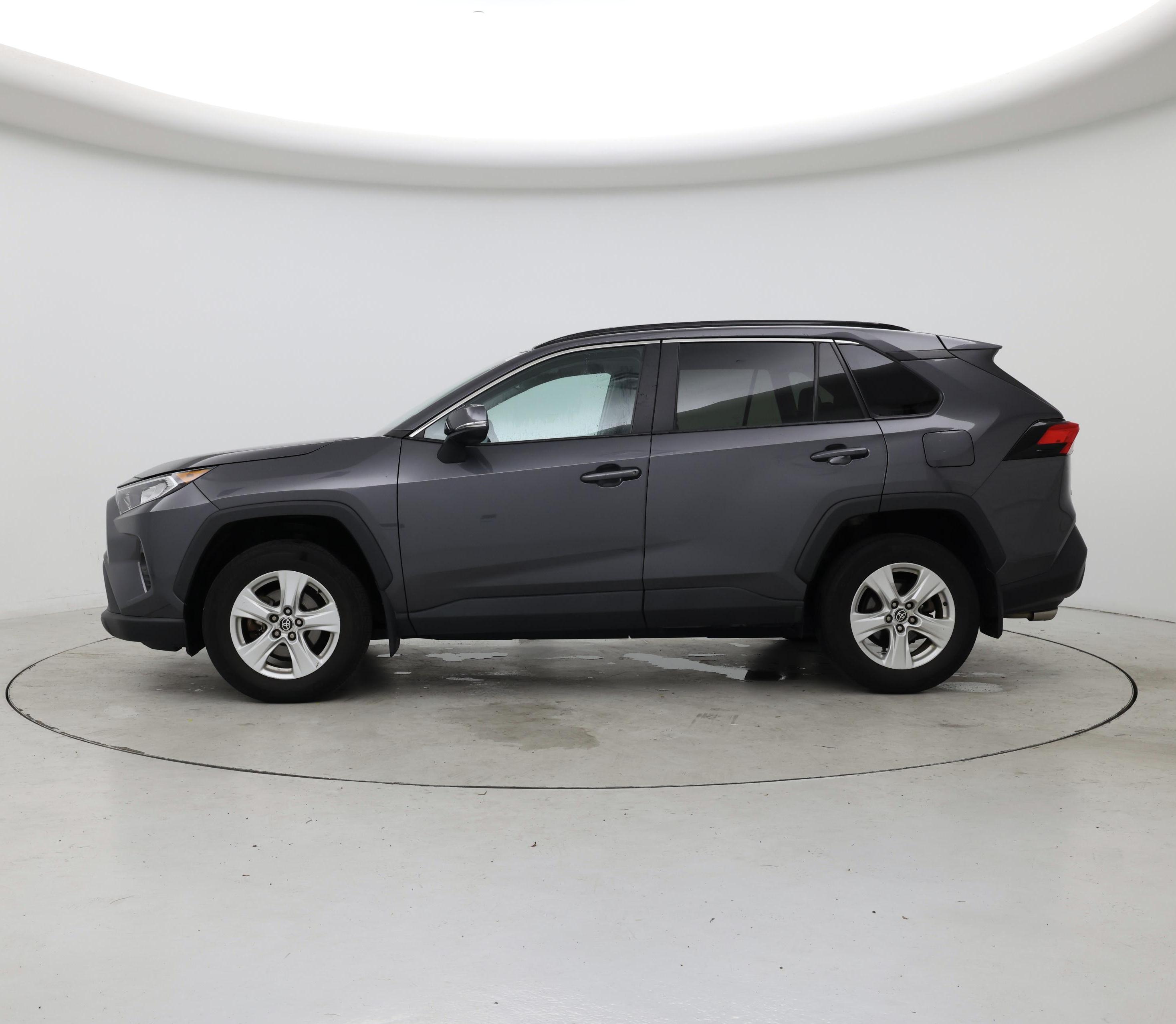 Thumbnail: 2021 Toyota RAV4 - 3