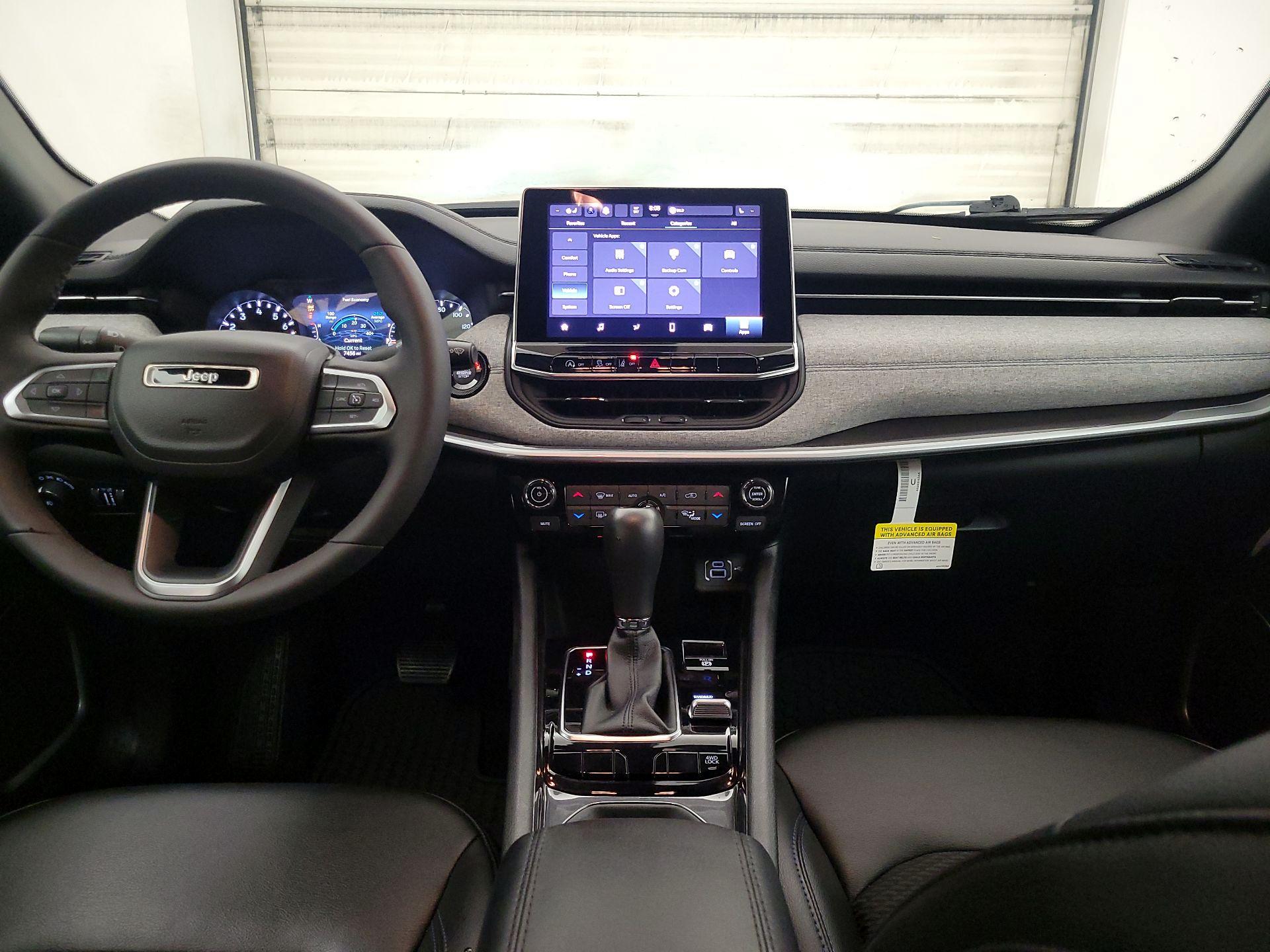Thumbnail: 2023 Jeep Compass - 9