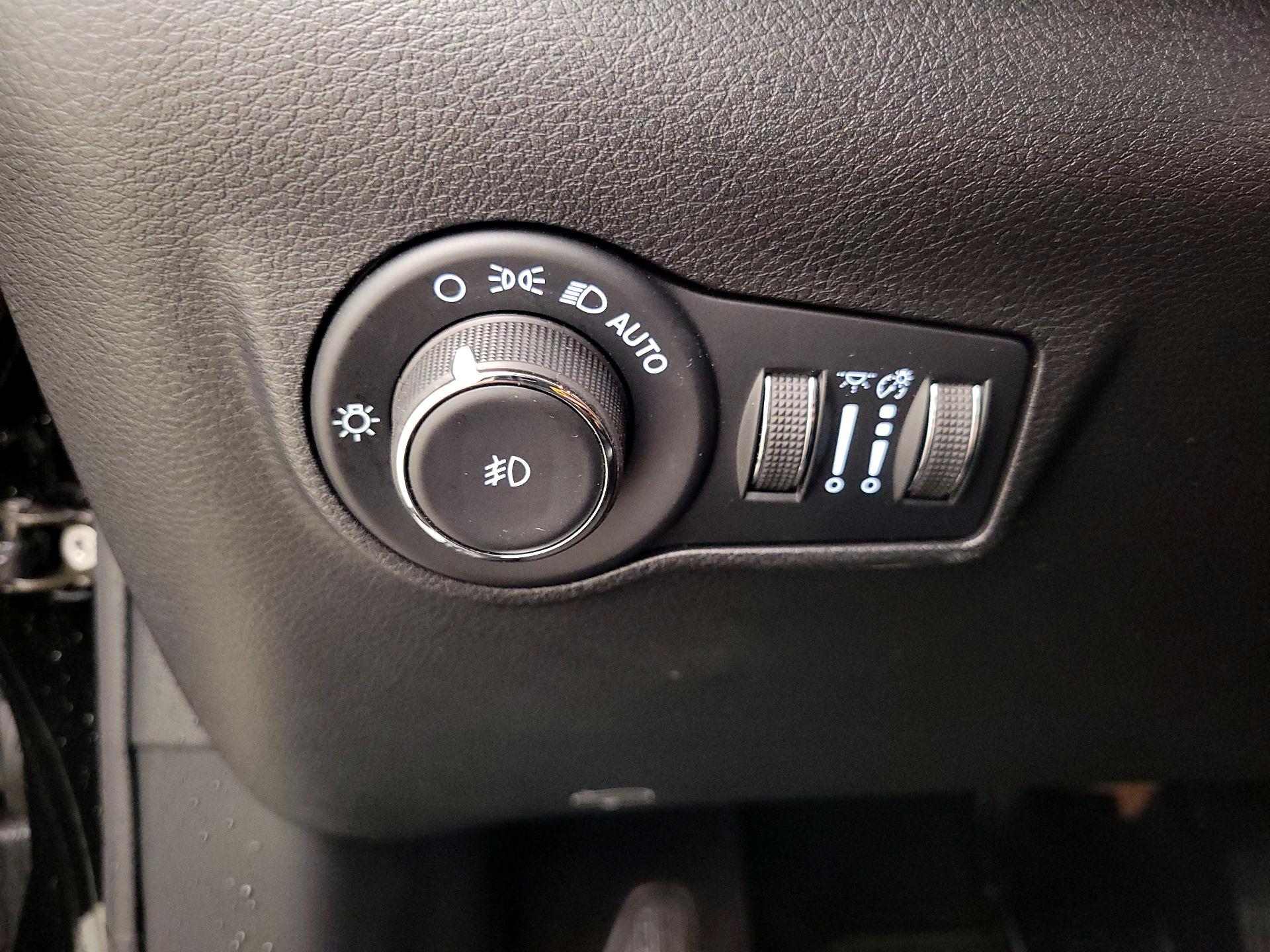 Thumbnail: 2023 Jeep Compass - 13