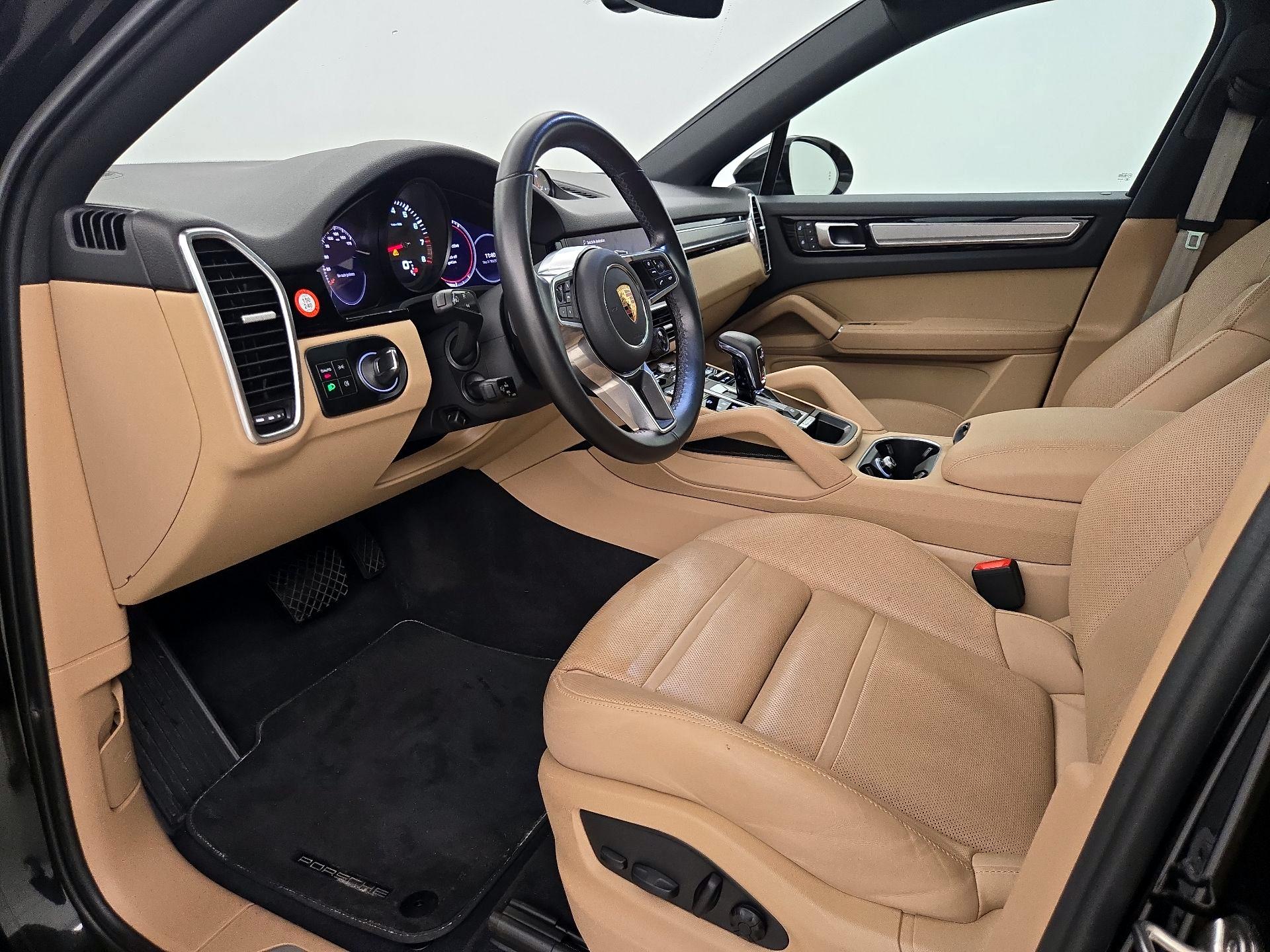 Thumbnail: 2023 Porsche Cayenne - 11