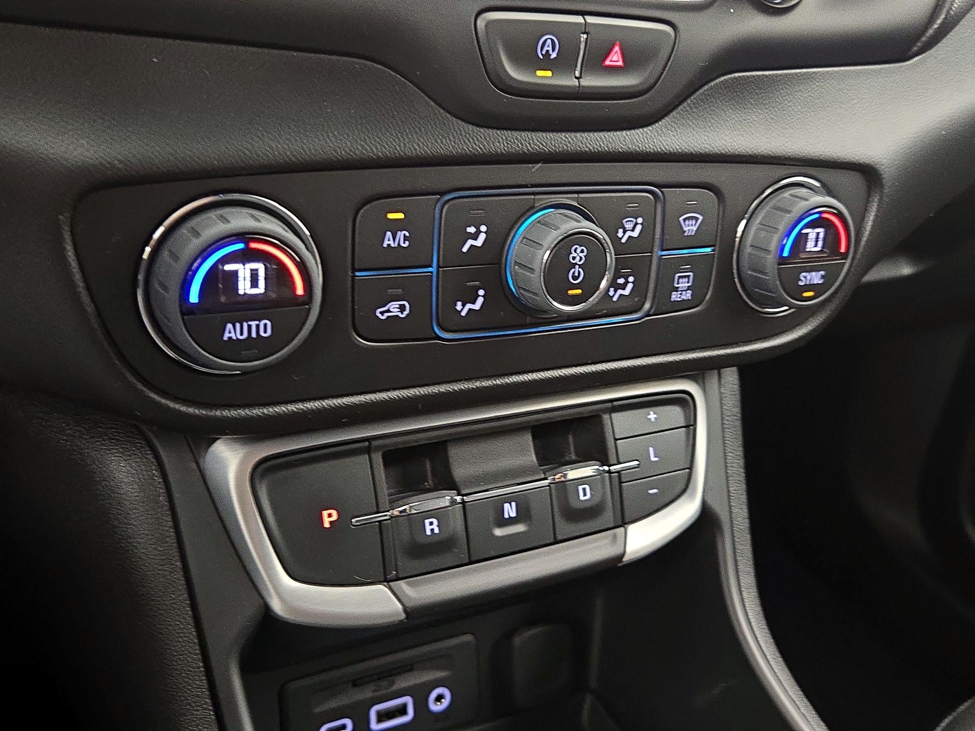 Thumbnail: 2022 GMC Terrain - 16