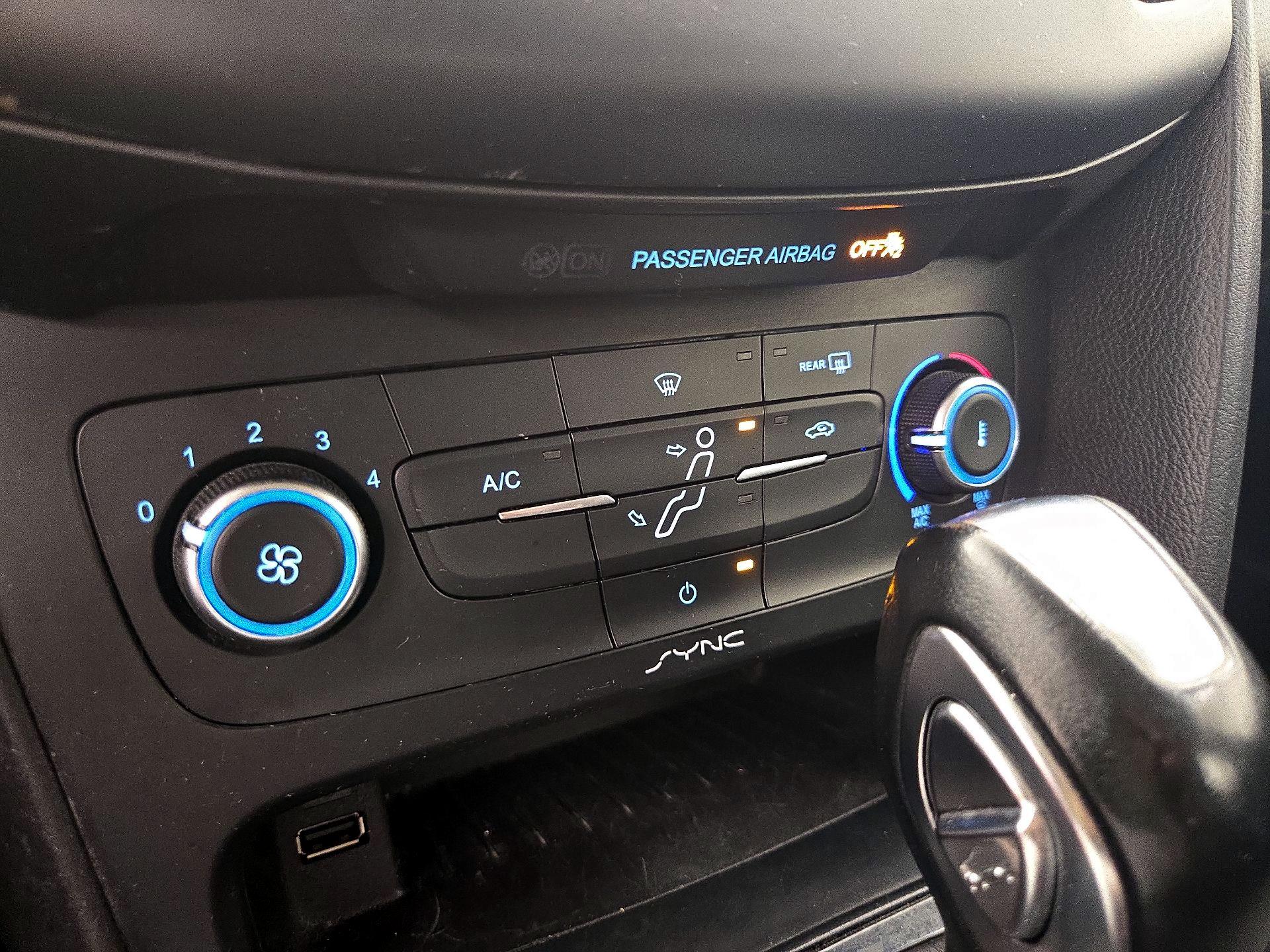 Thumbnail: 2016 Ford Focus - 16