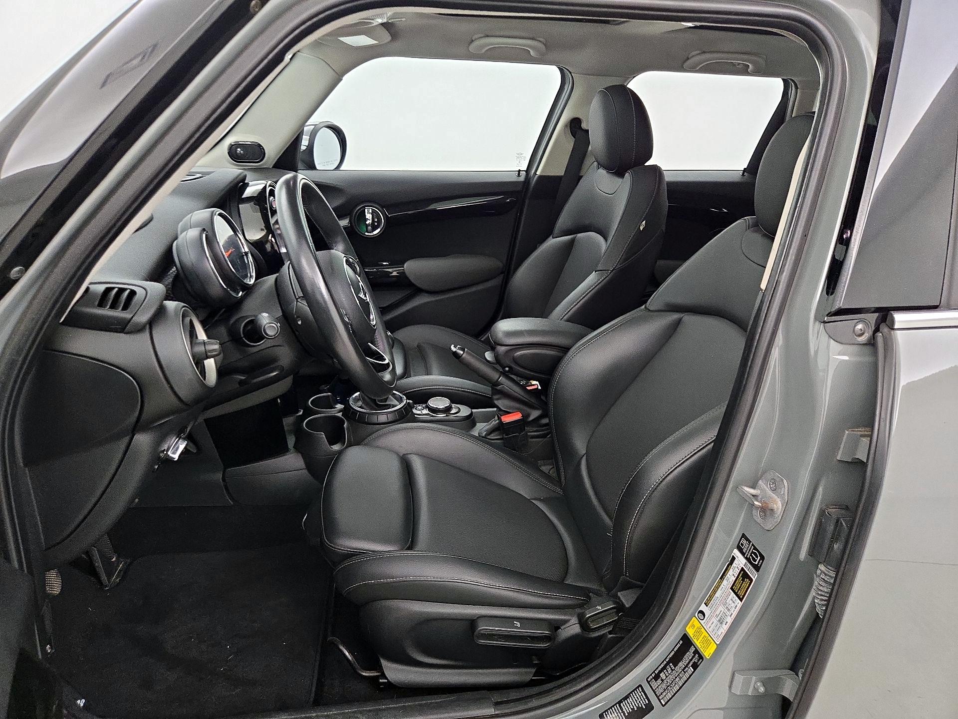 Thumbnail: 2015 MINI Cooper Hardtop - 11