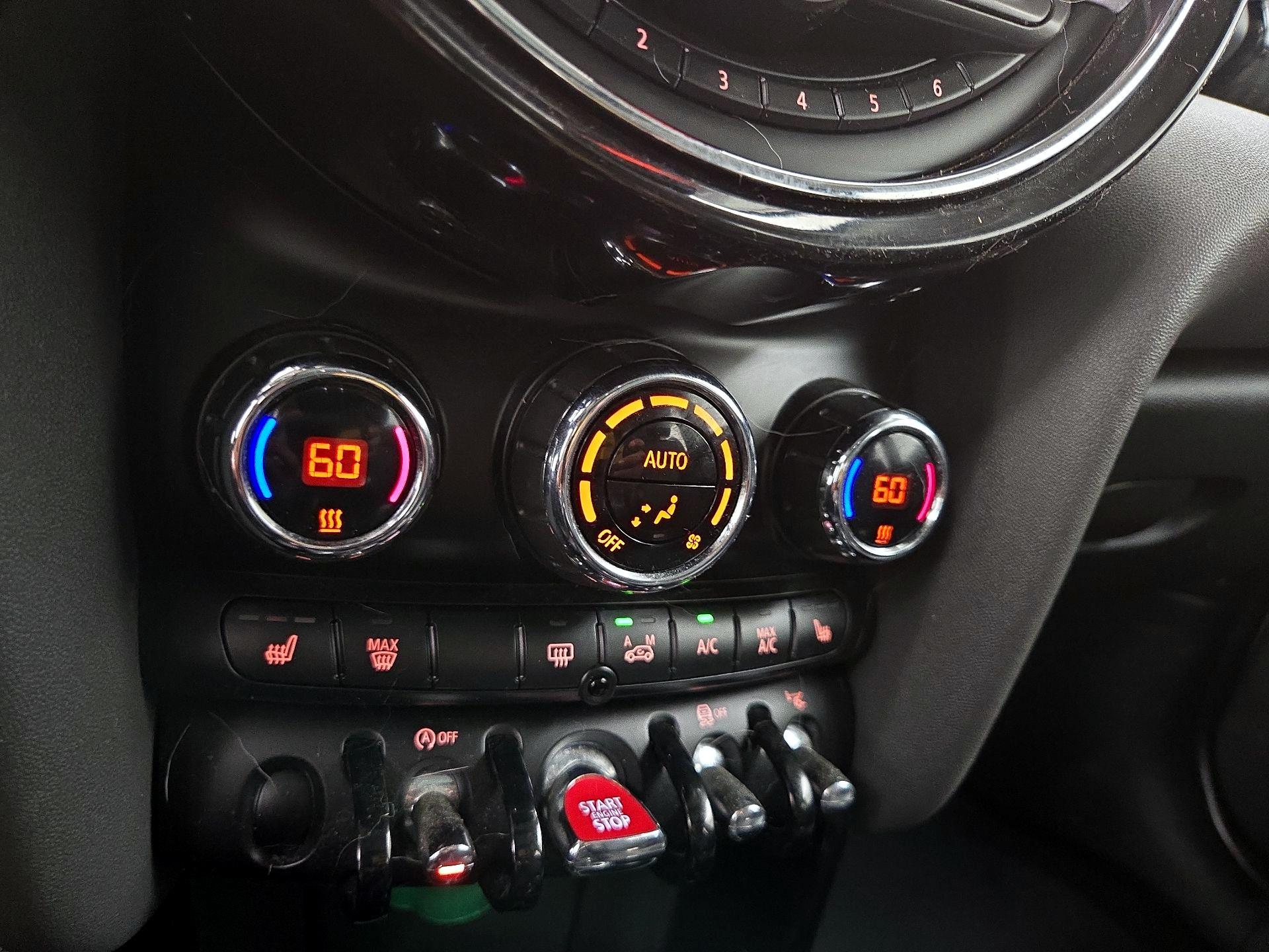 Thumbnail: 2015 MINI Cooper Hardtop - 16