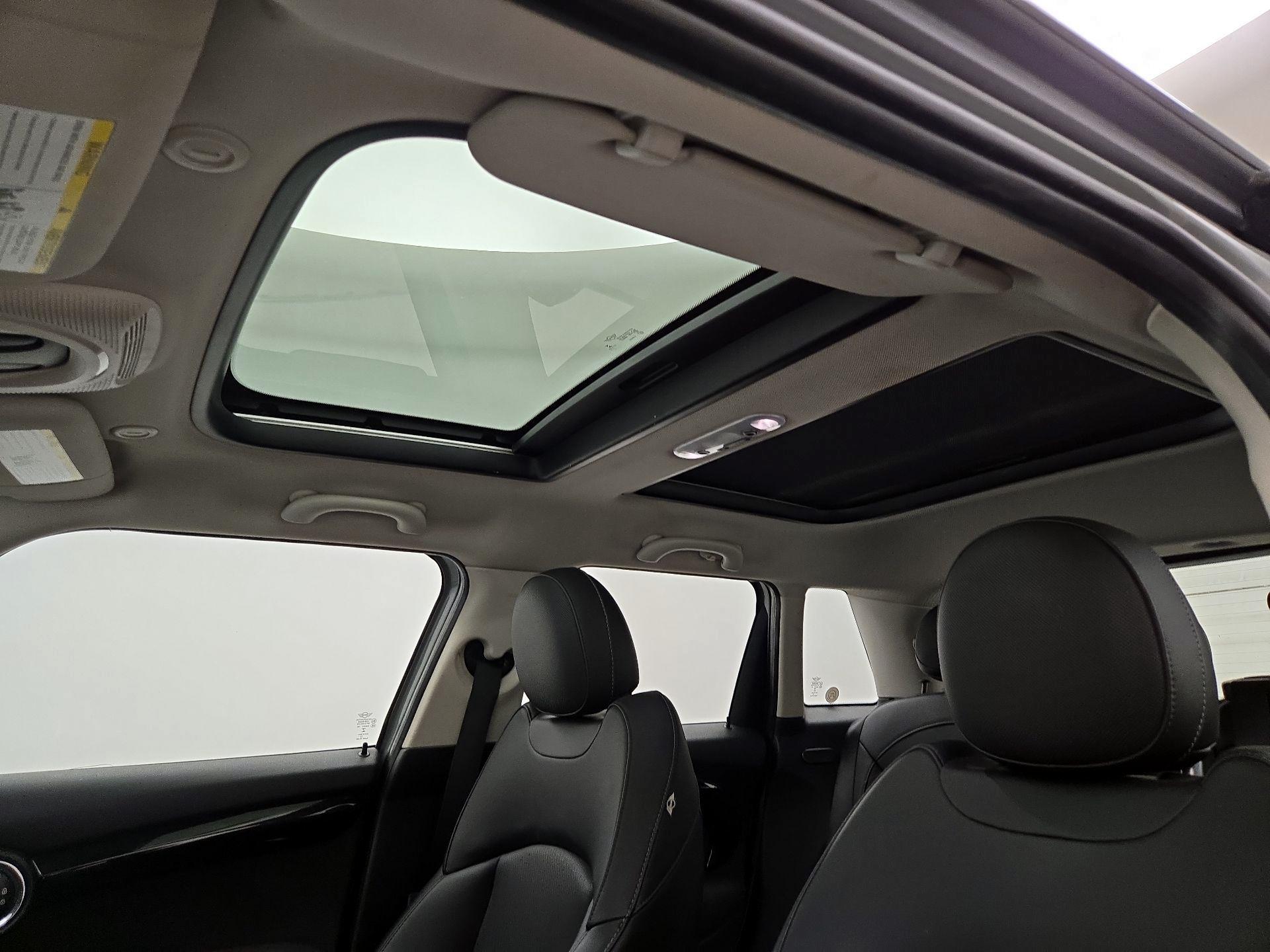 Thumbnail: 2015 MINI Cooper Hardtop - 19