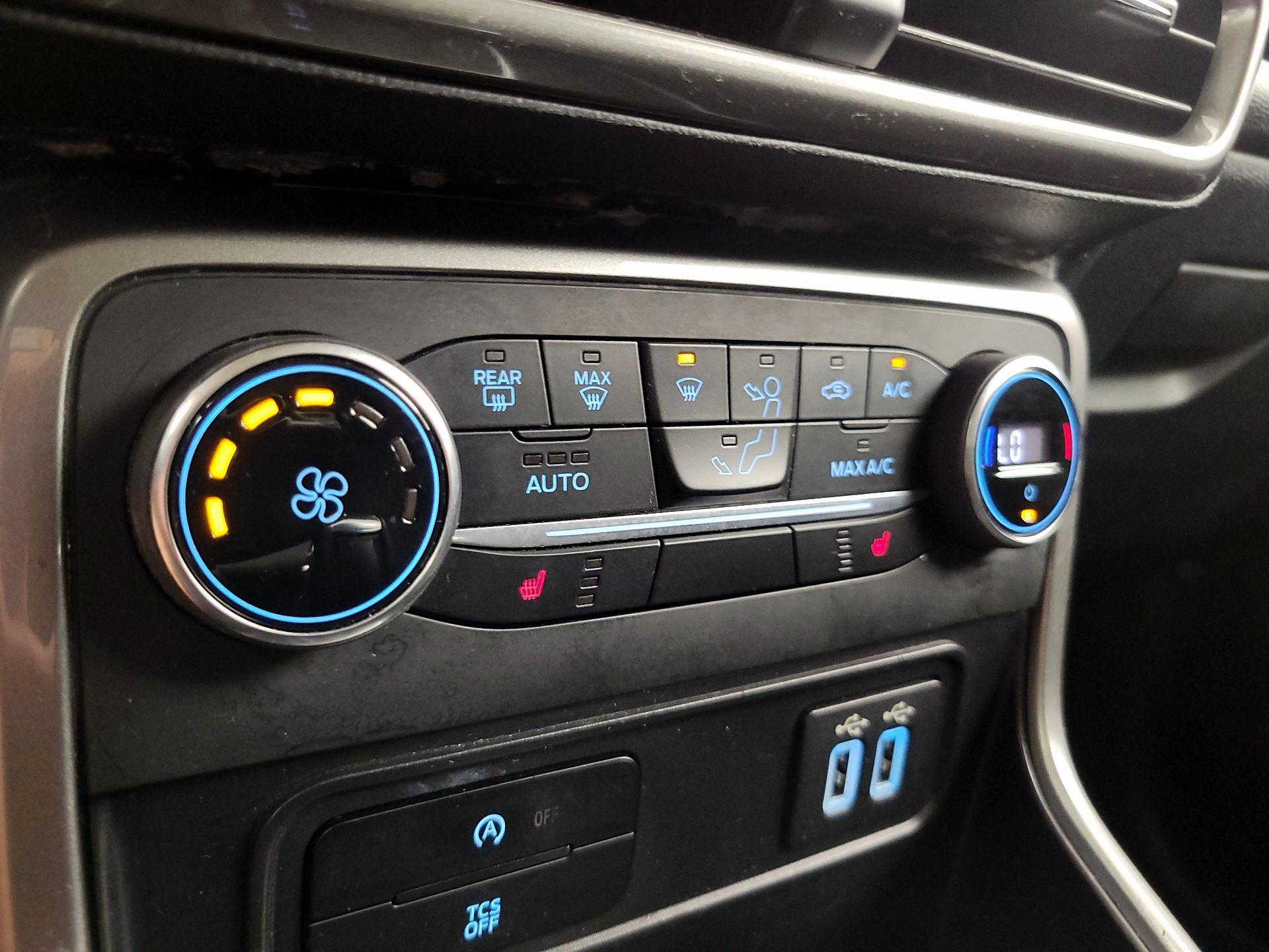 Thumbnail: 2018 Ford EcoSport - 16