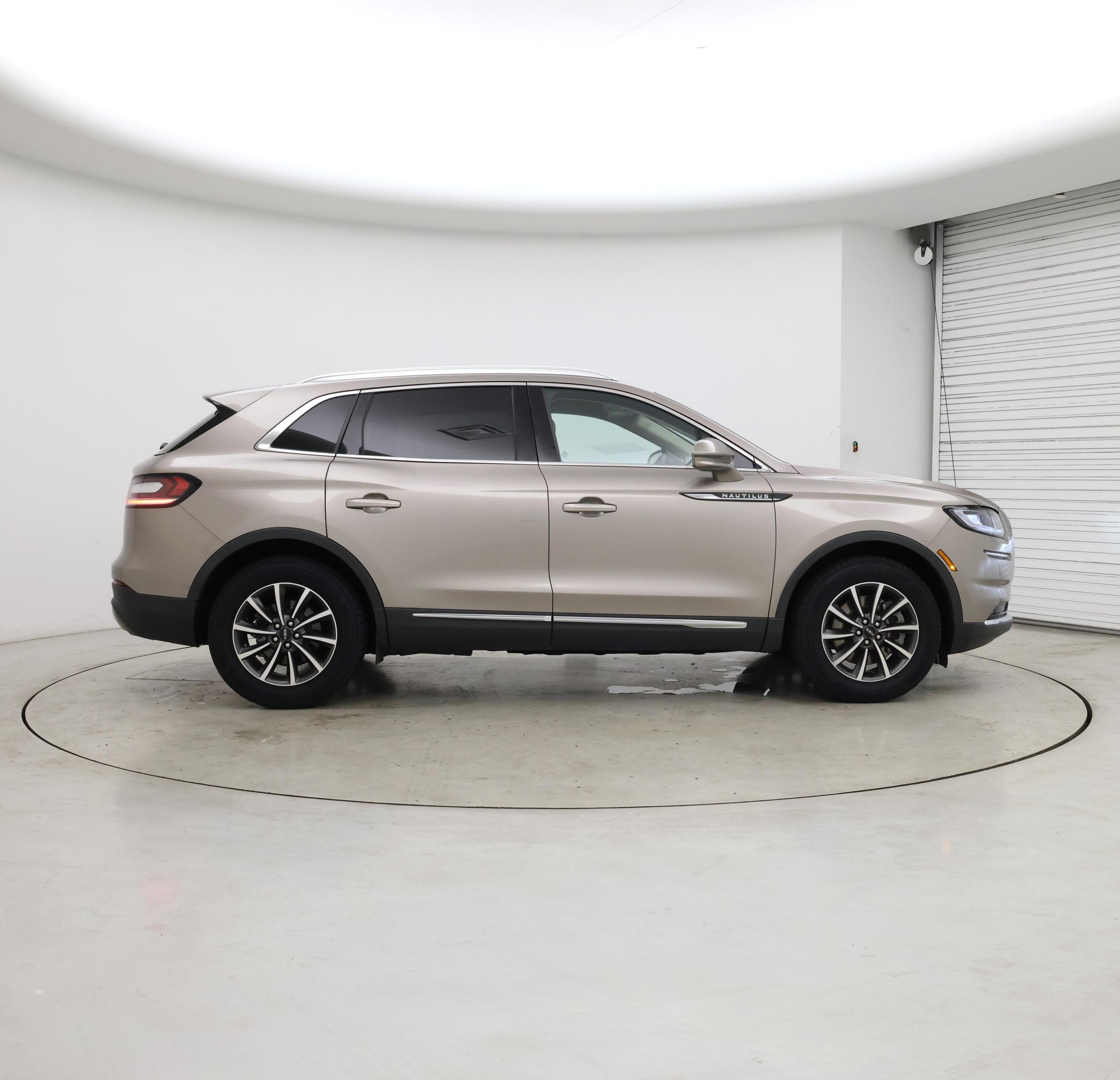 Thumbnail: 2021 Lincoln Nautilus - 7