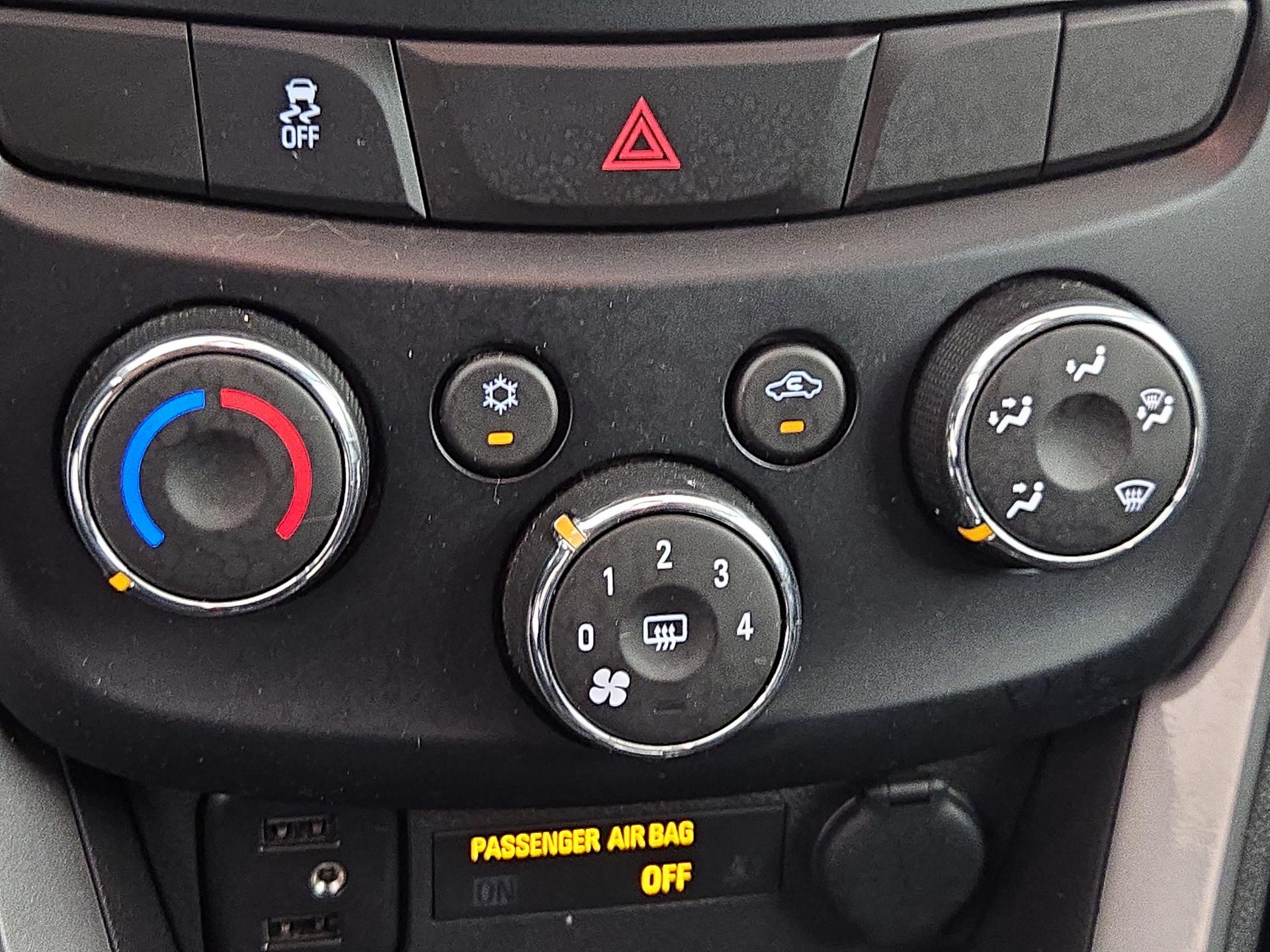 Thumbnail: 2020 Chevrolet Trax - 16