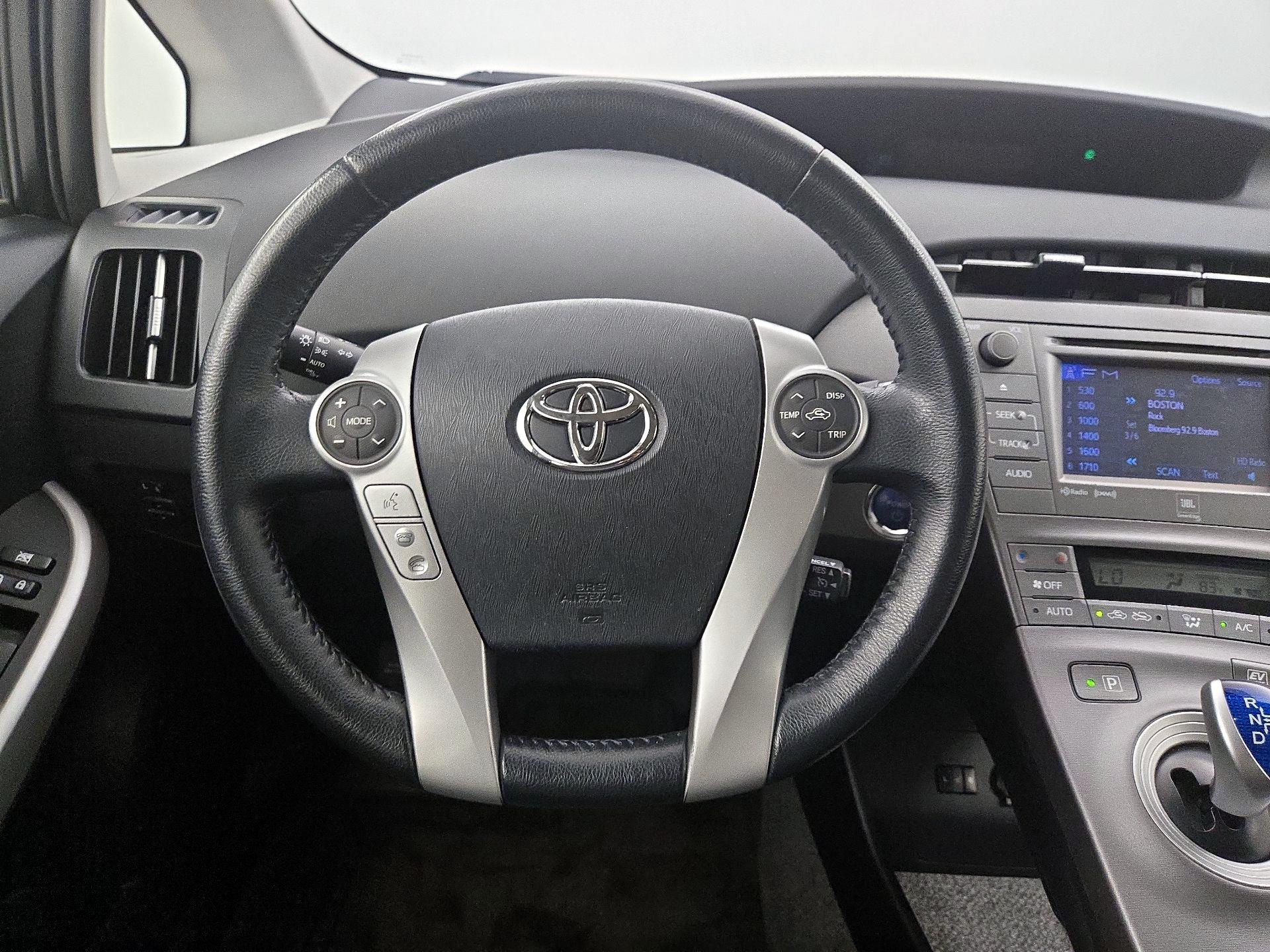 Thumbnail: 2013 Toyota Prius - 10
