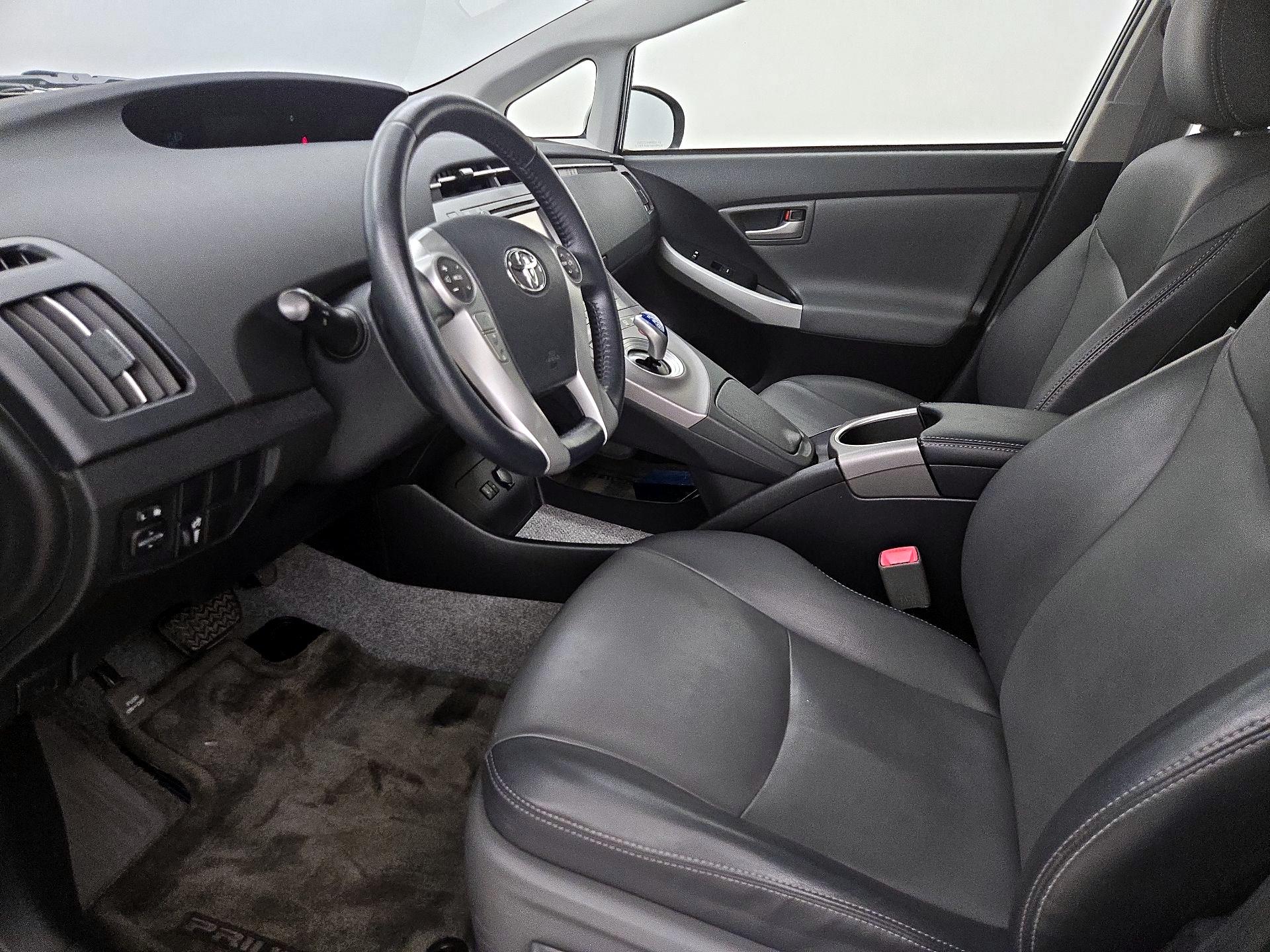 Thumbnail: 2013 Toyota Prius - 11