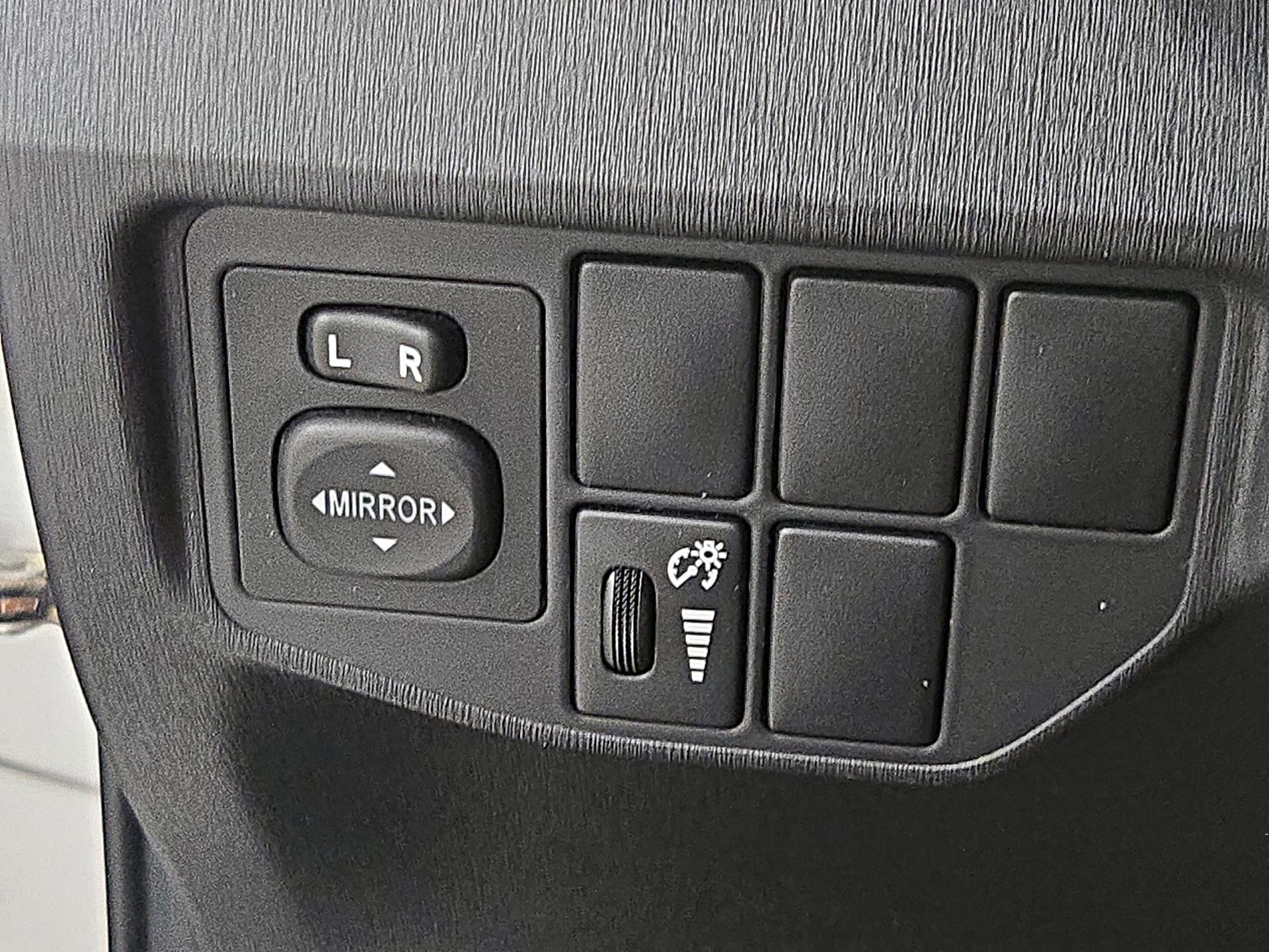 Thumbnail: 2013 Toyota Prius - 13