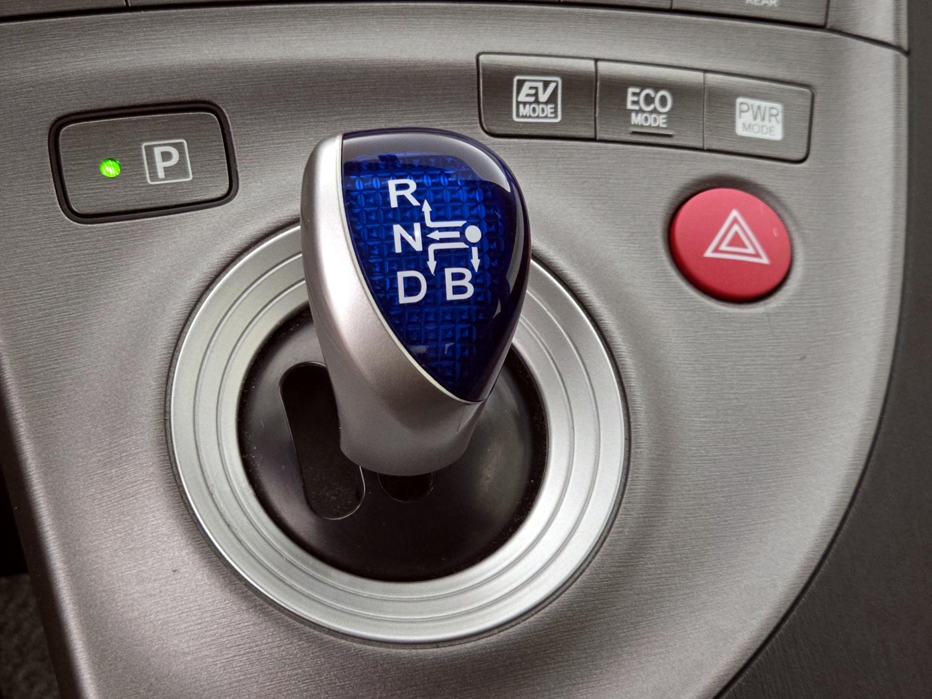 Thumbnail: 2013 Toyota Prius - 17