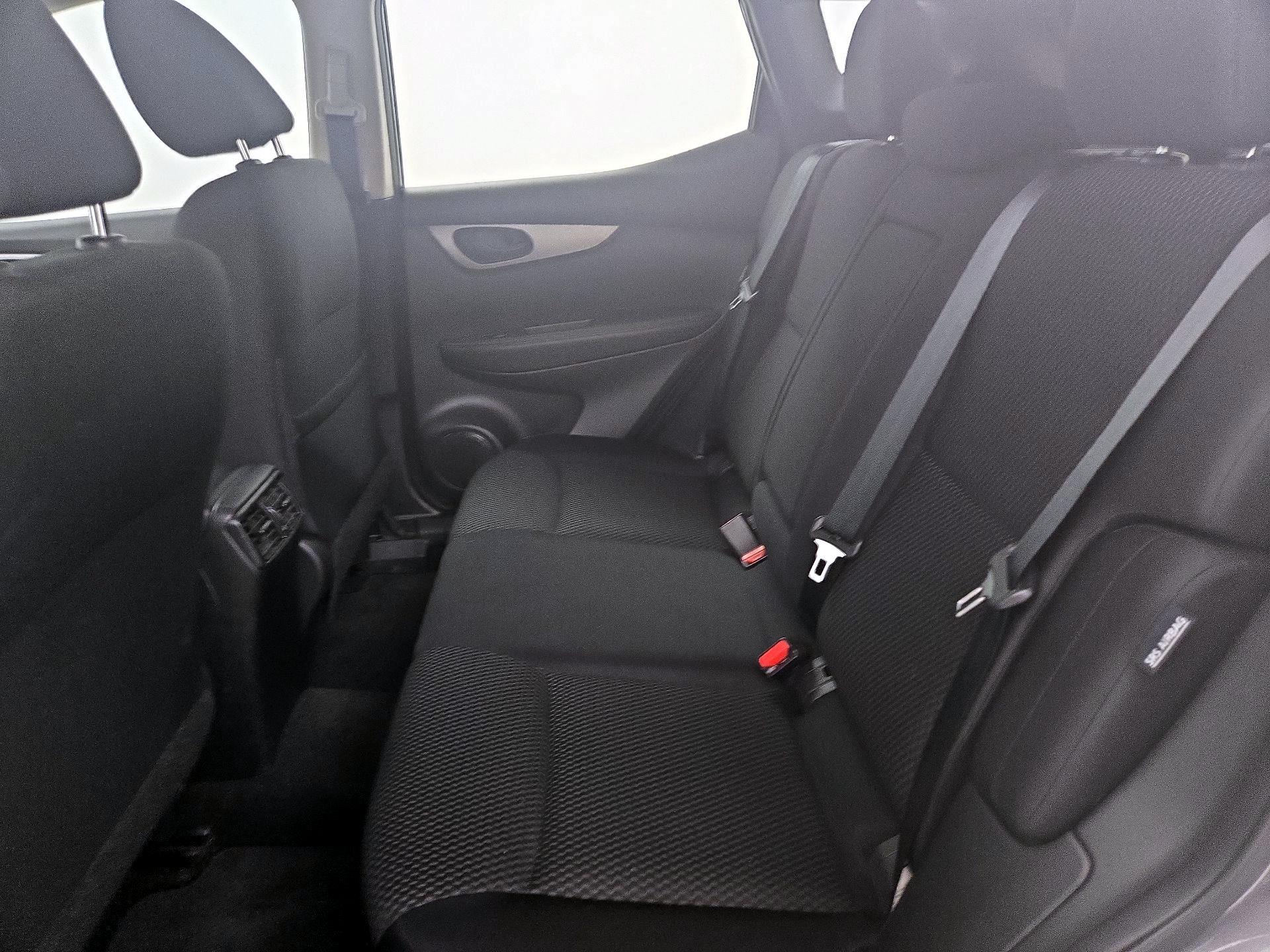 Thumbnail: 2021 Nissan Rogue Sport - 19