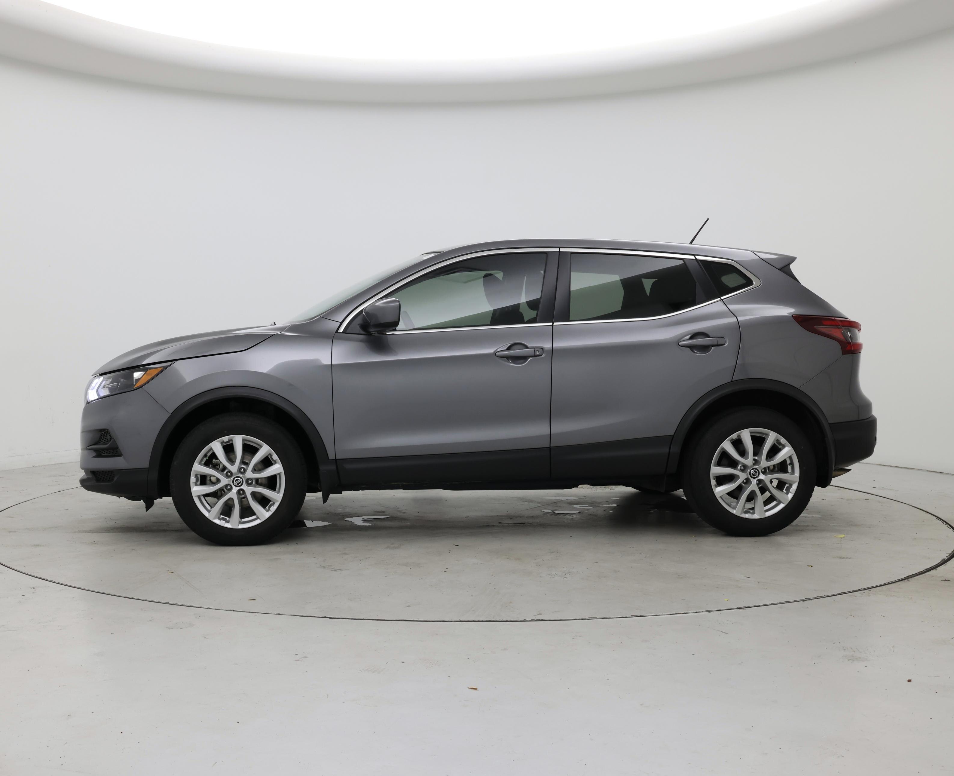 Thumbnail: 2021 Nissan Rogue Sport - 3