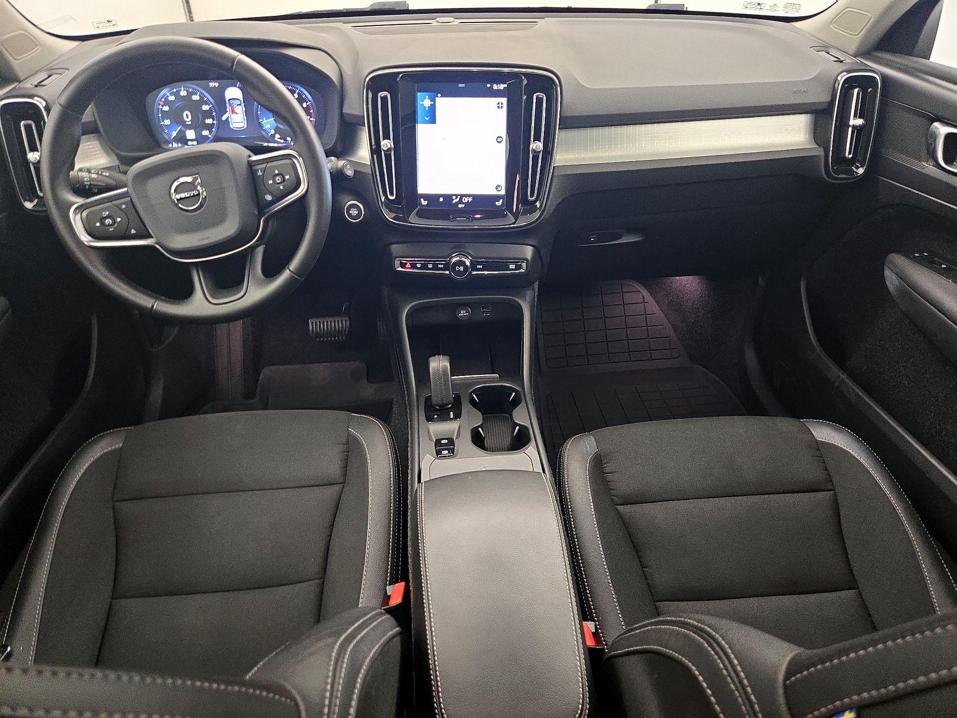Thumbnail: 2020 Volvo XC40 - 9